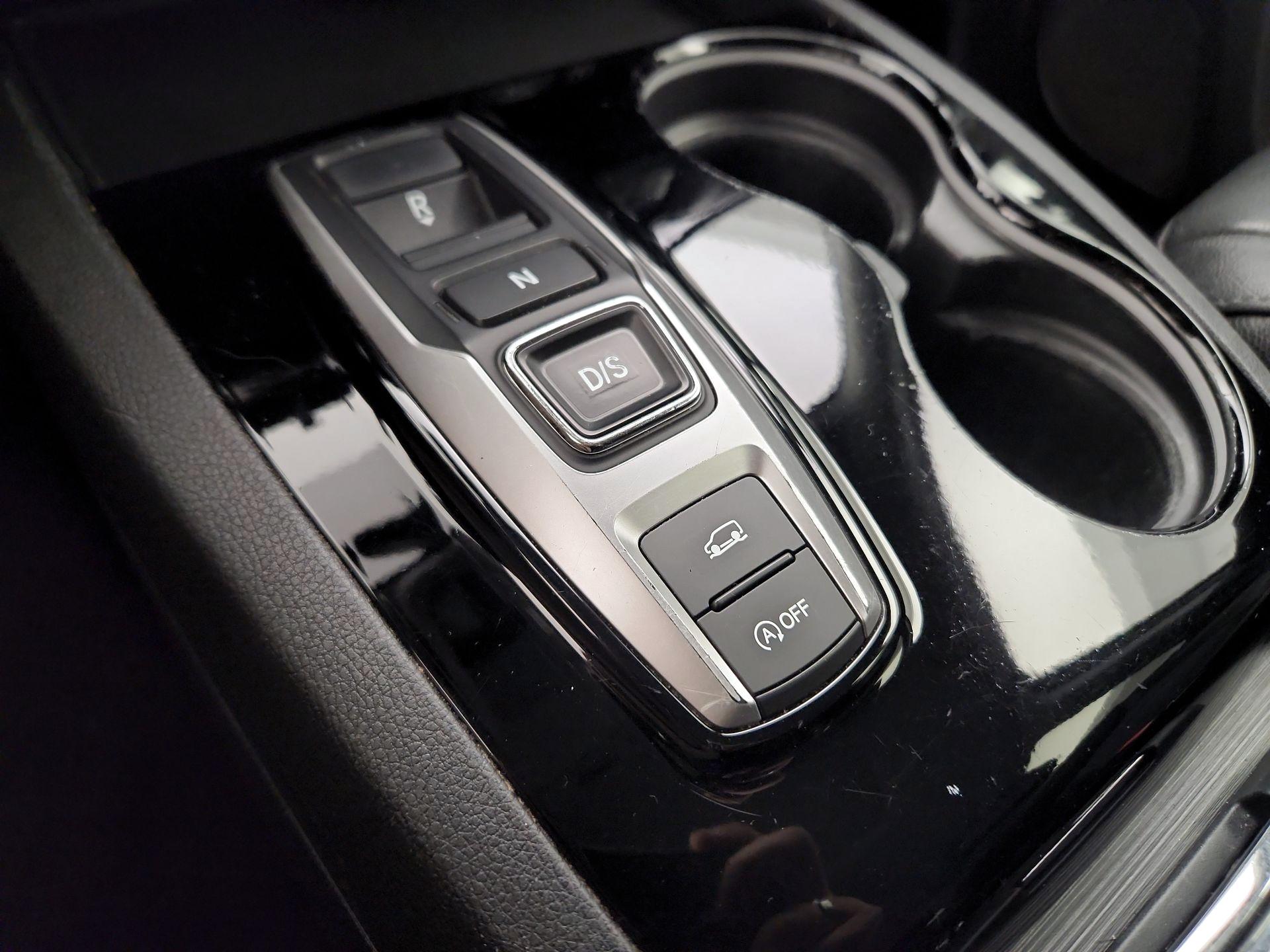 Thumbnail: 2019 Honda Pilot - 18