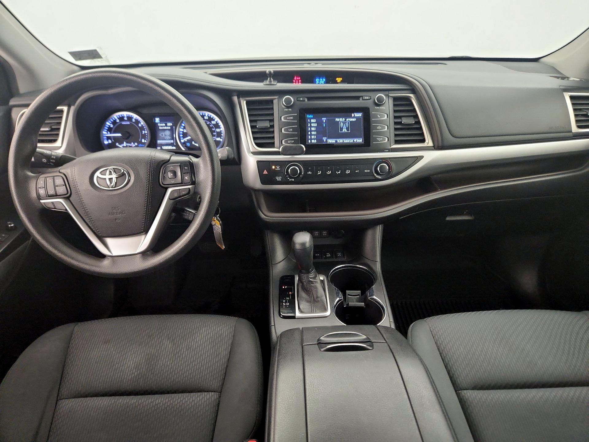 Thumbnail: 2019 Toyota Highlander - 9