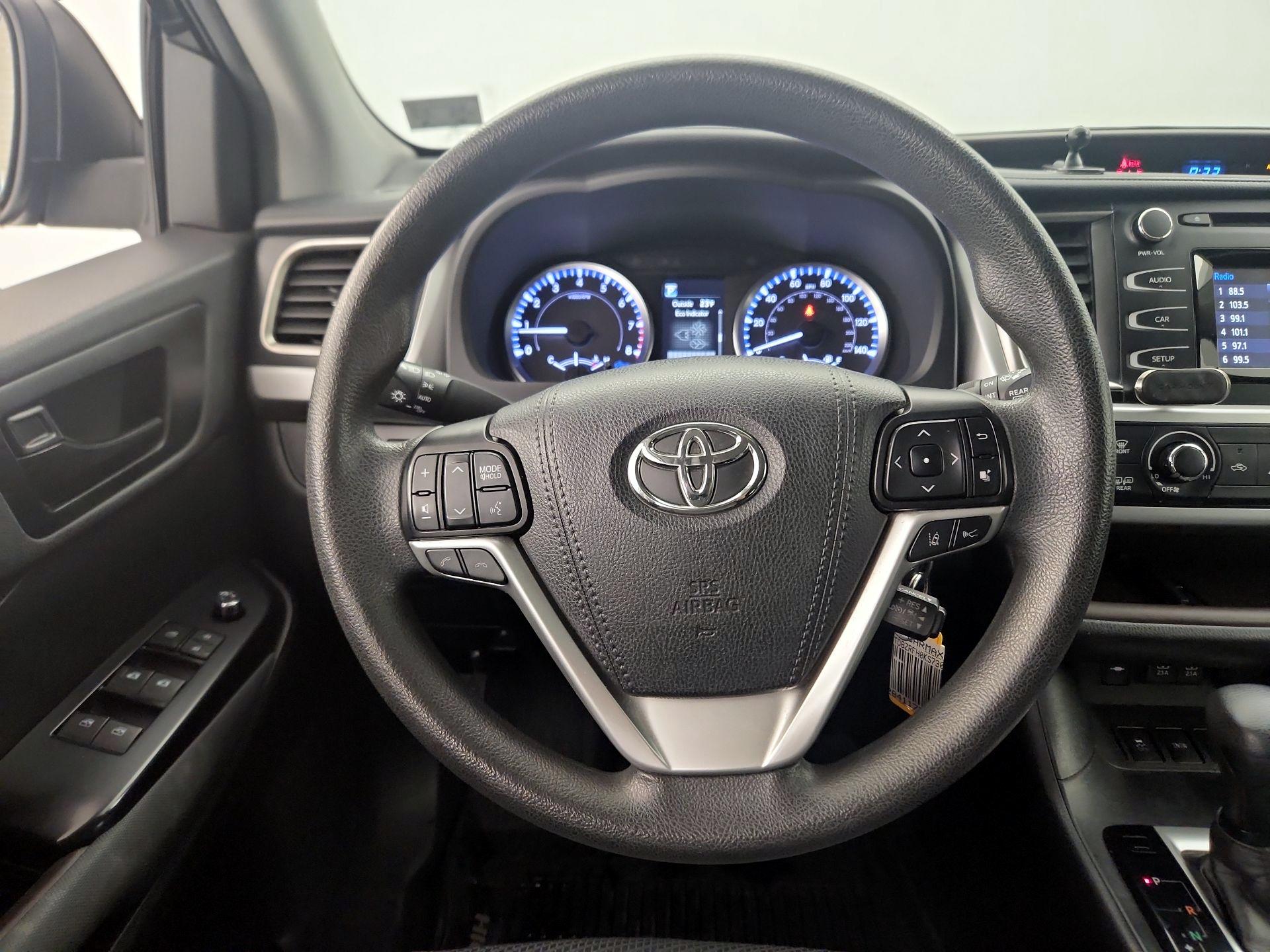 Thumbnail: 2019 Toyota Highlander - 10