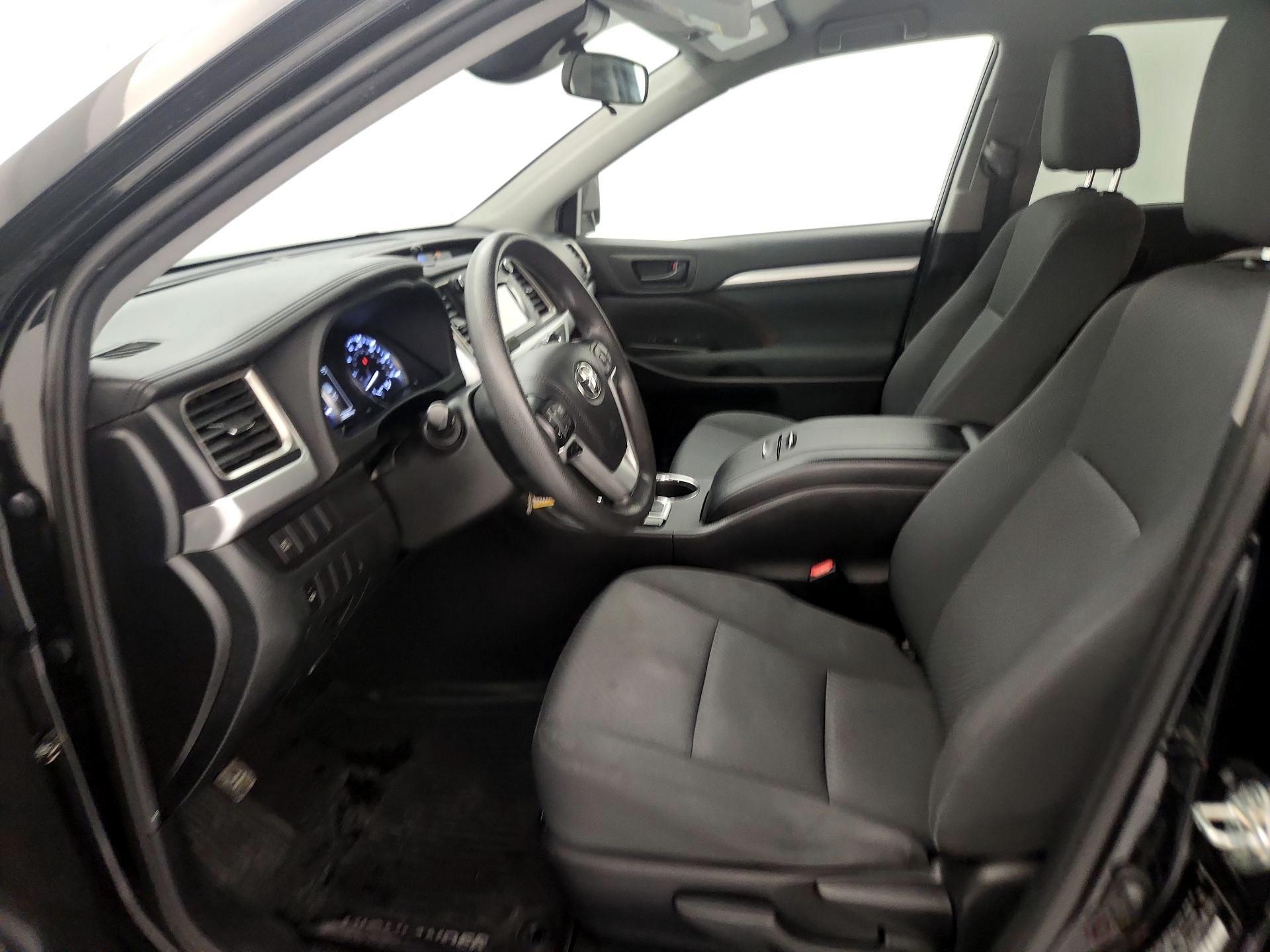 Thumbnail: 2019 Toyota Highlander - 11