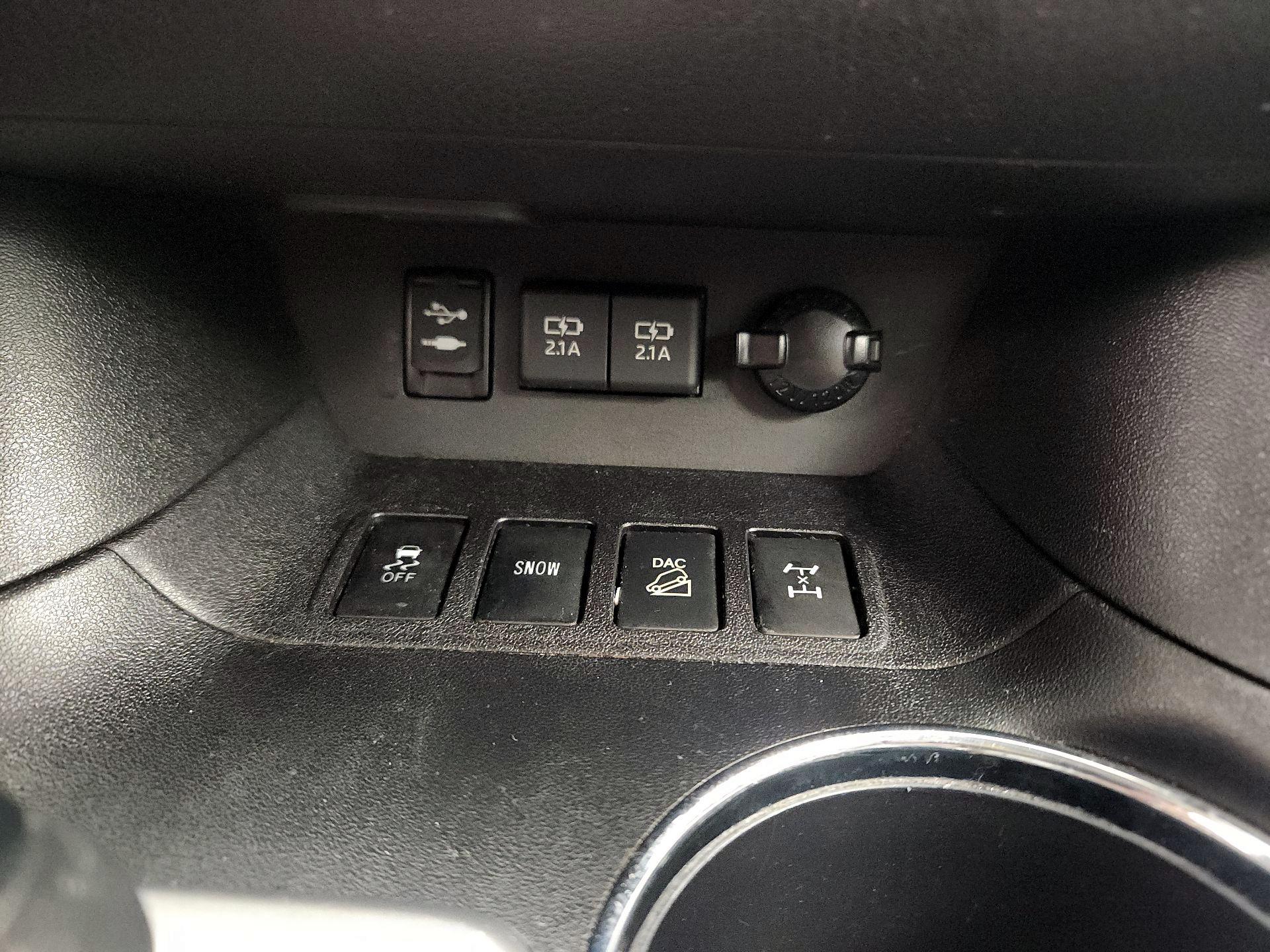 Thumbnail: 2019 Toyota Highlander - 18