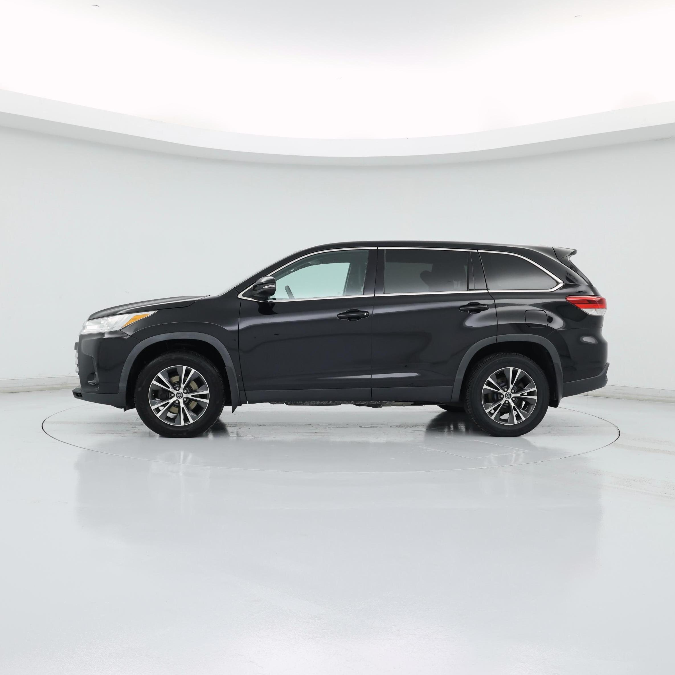 Thumbnail: 2019 Toyota Highlander - 3