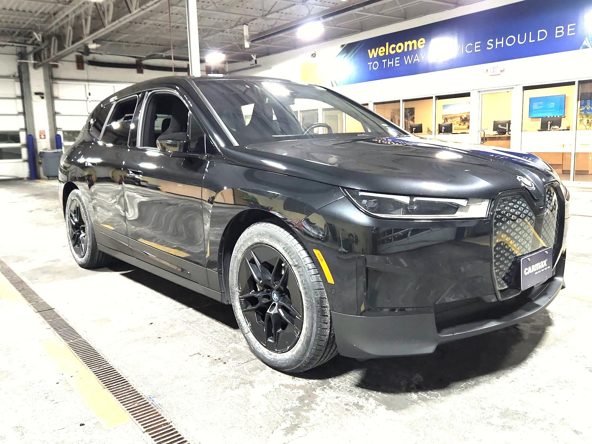 Thumbnail: 2022 BMW iX - 1