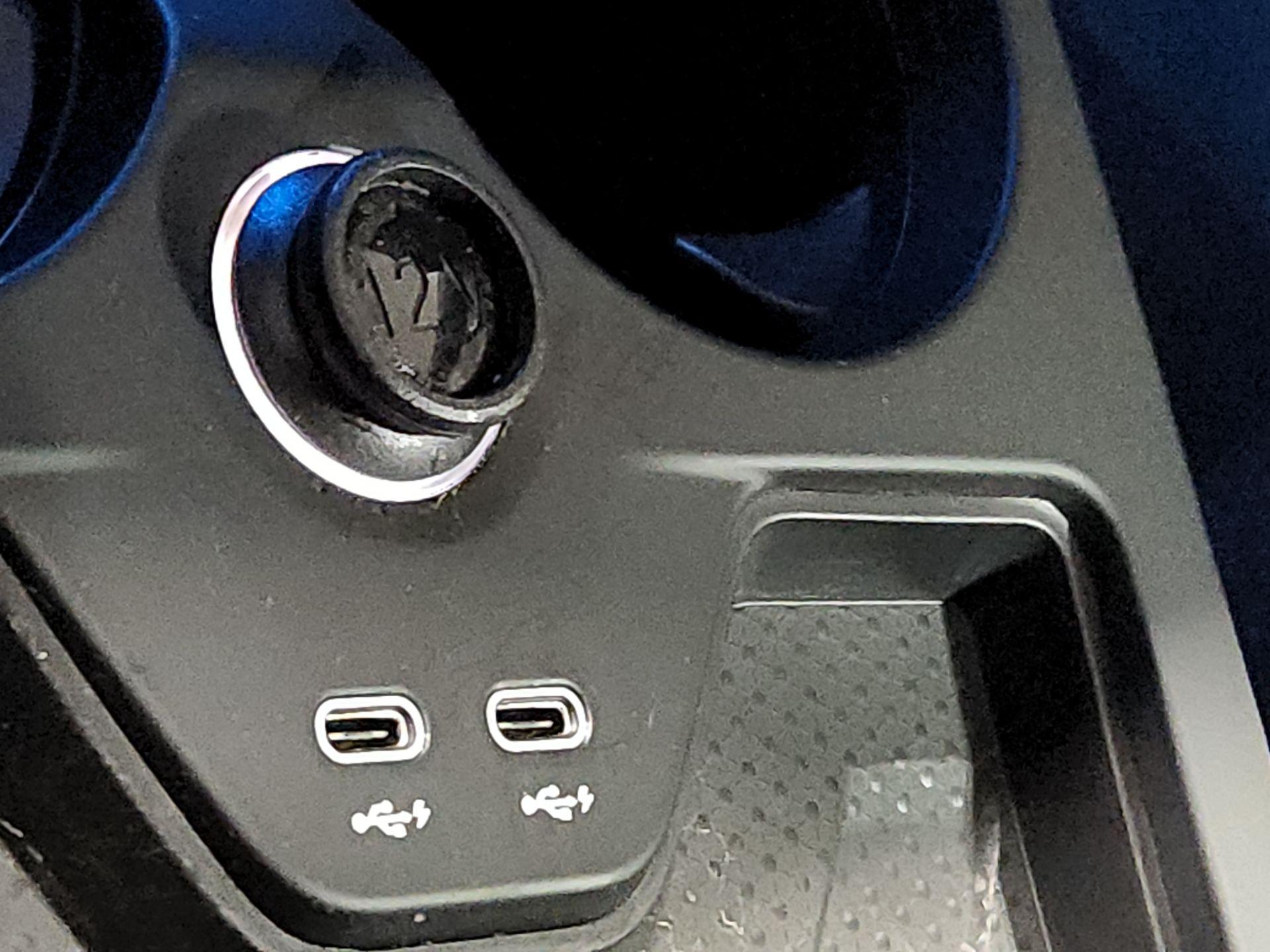 Thumbnail: 2022 BMW iX - 17