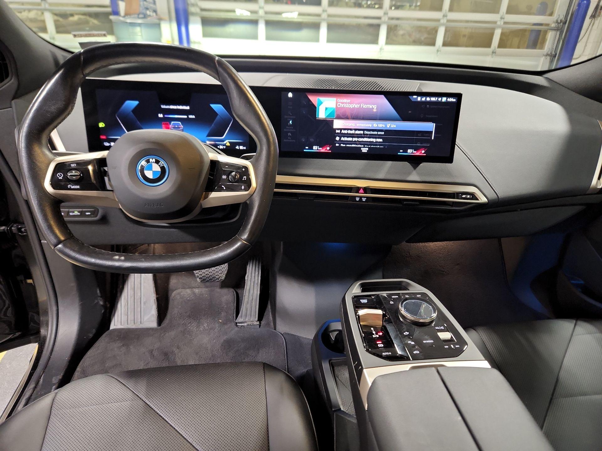 Thumbnail: 2022 BMW iX - 8