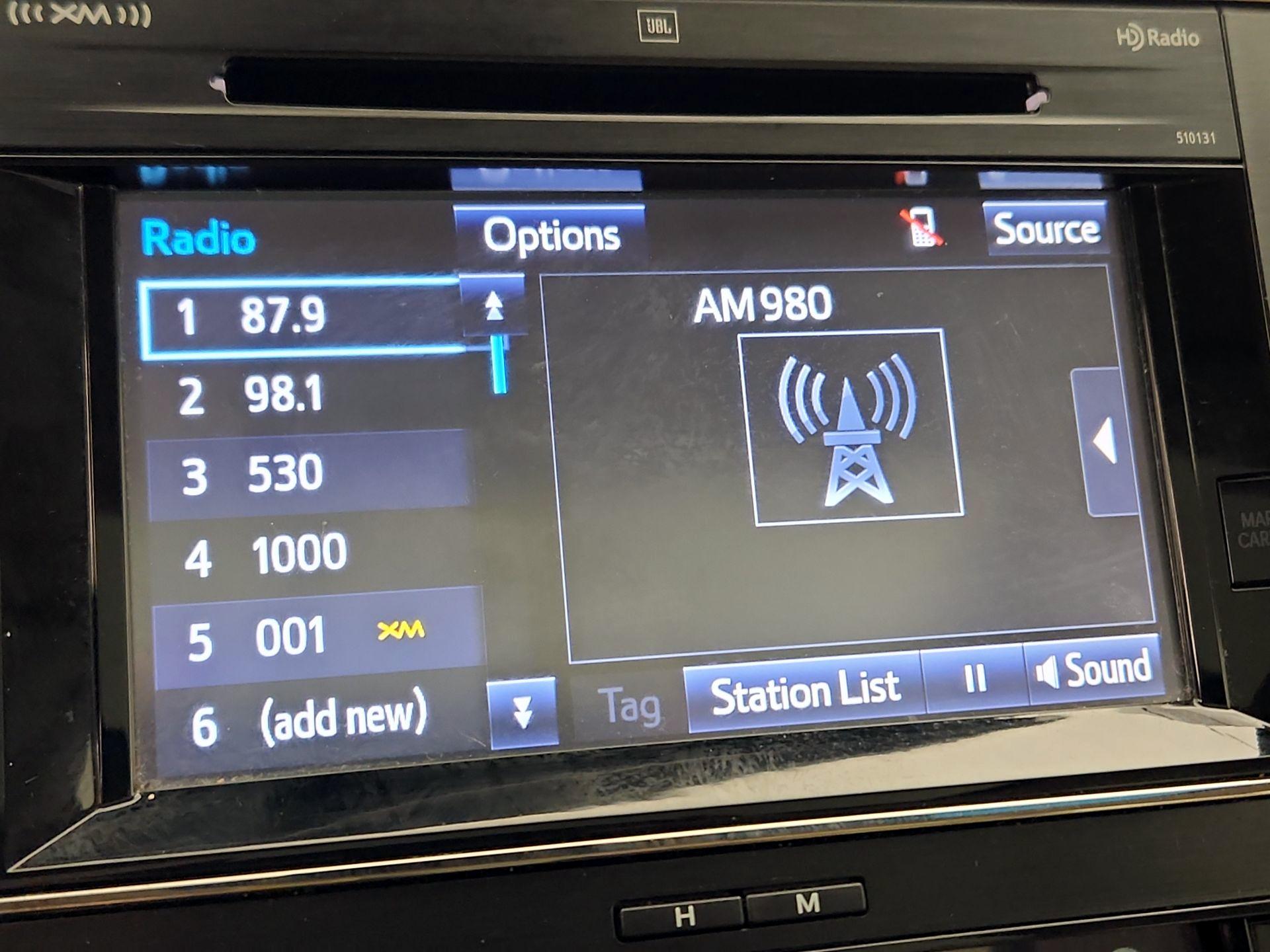 Thumbnail: 2016 Toyota Avalon - 16