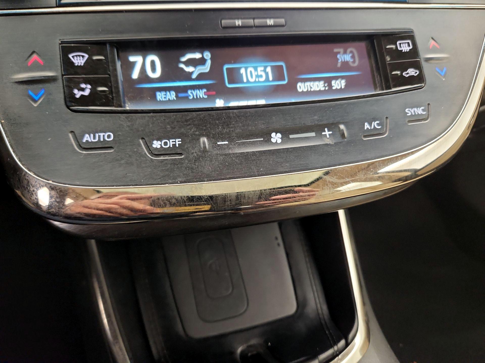 Thumbnail: 2016 Toyota Avalon - 17