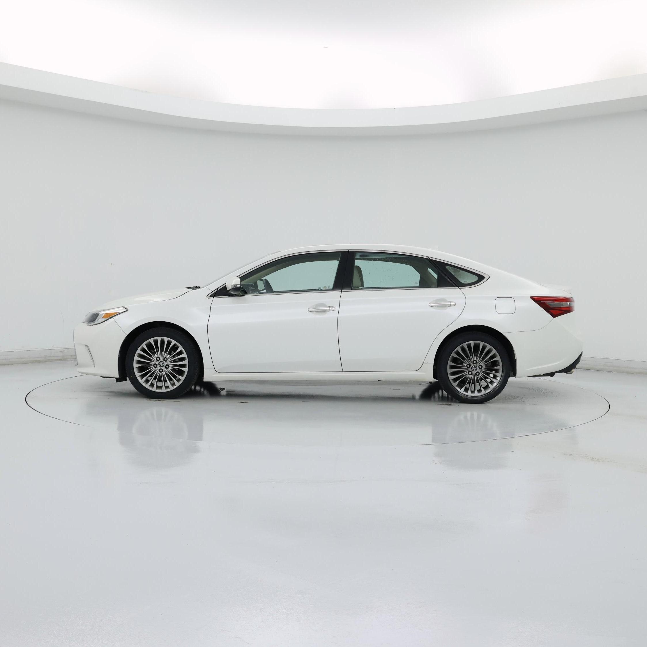 Thumbnail: 2016 Toyota Avalon - 3