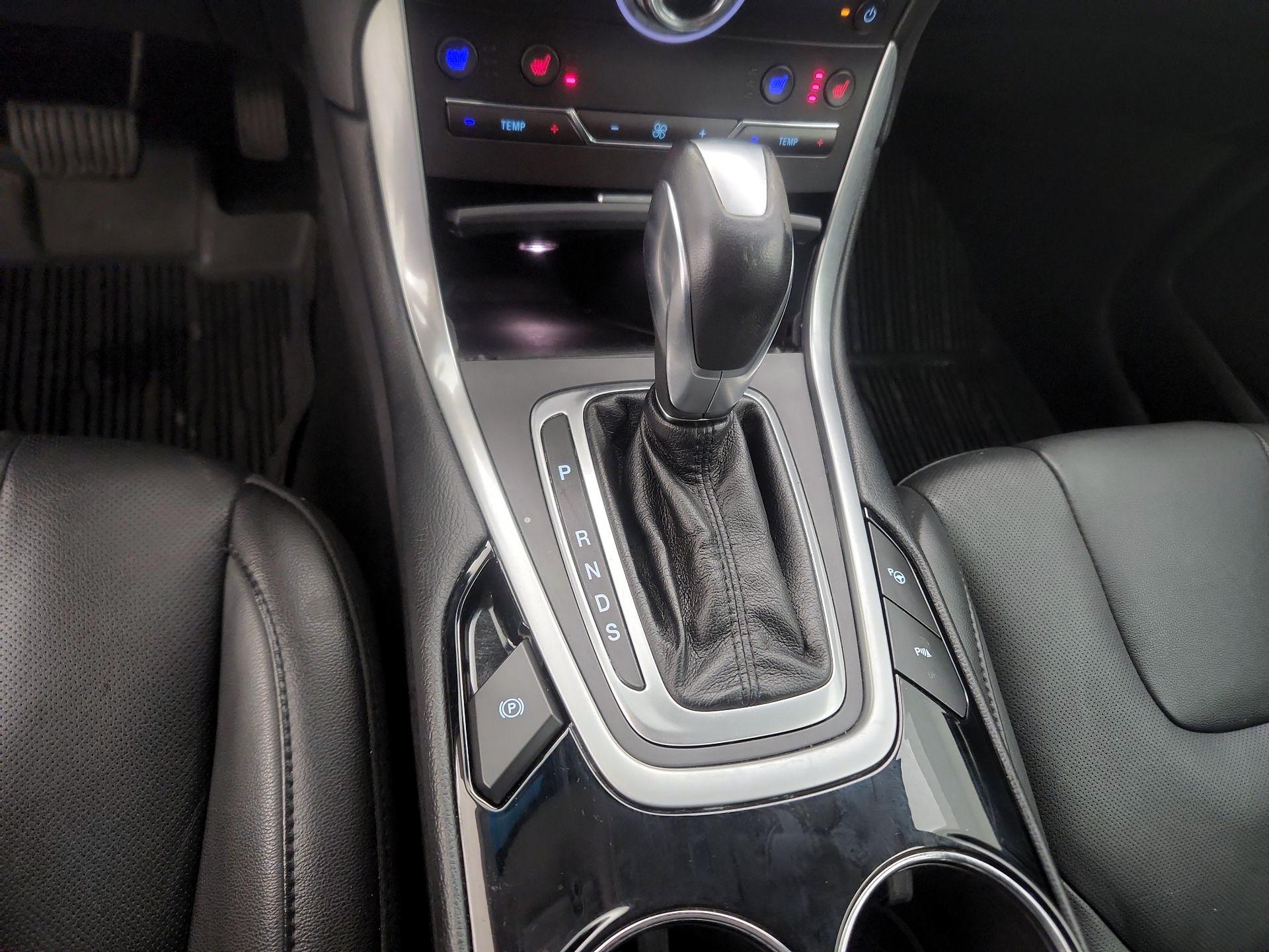 Thumbnail: 2018 Ford Edge - 18