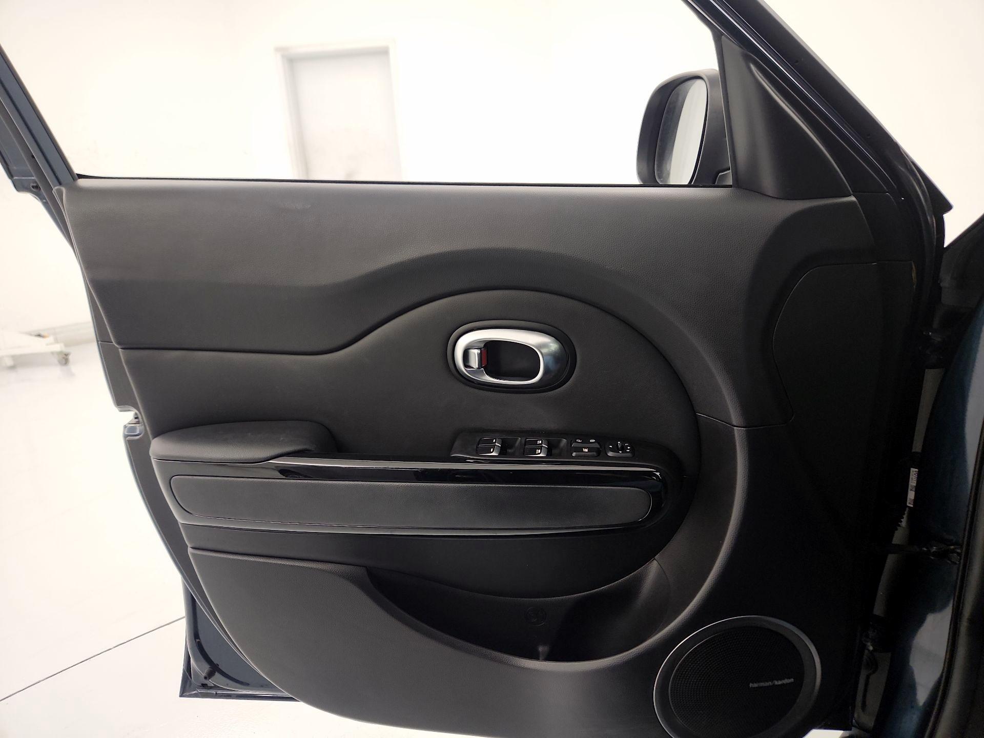 Thumbnail: 2018 Kia Soul - 12