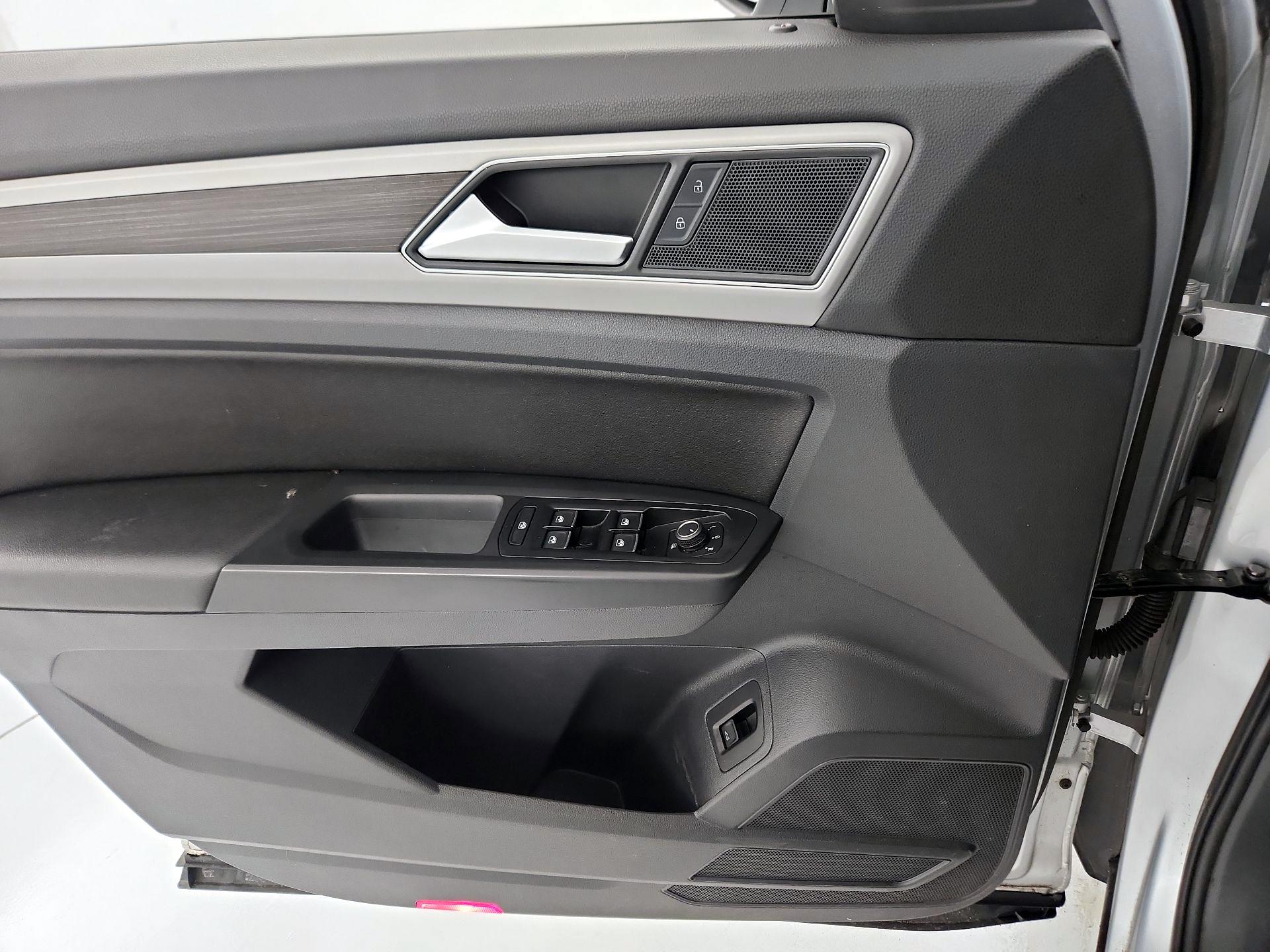 Thumbnail: 2018 Volkswagen Atlas - 12