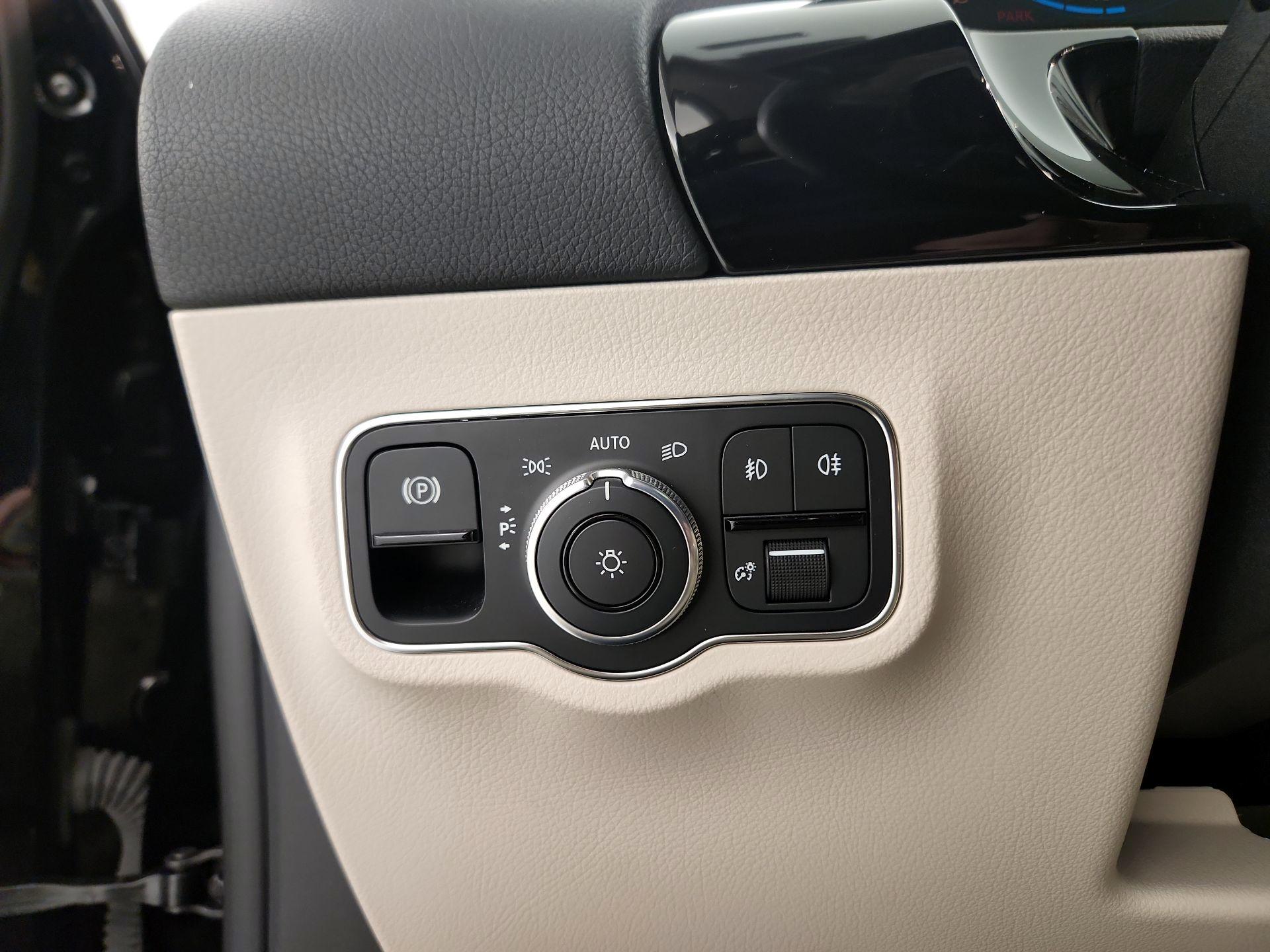 Thumbnail: 2021 Mercedes-Benz GLA - 13