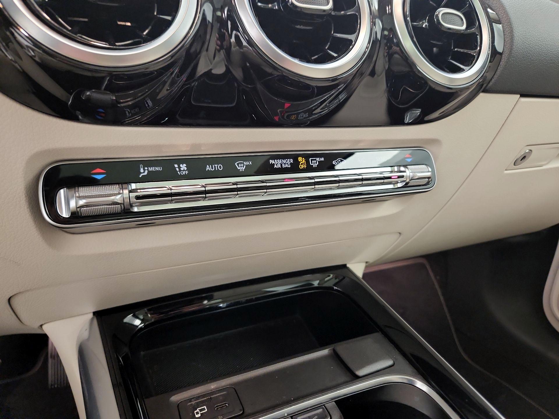 Thumbnail: 2021 Mercedes-Benz GLA - 16