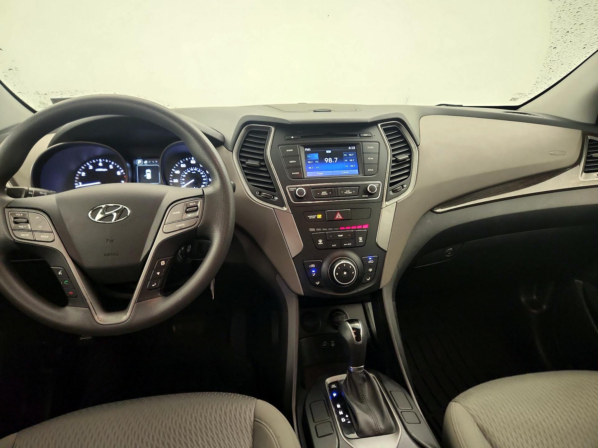Thumbnail: 2017 Hyundai Santa Fe - 9