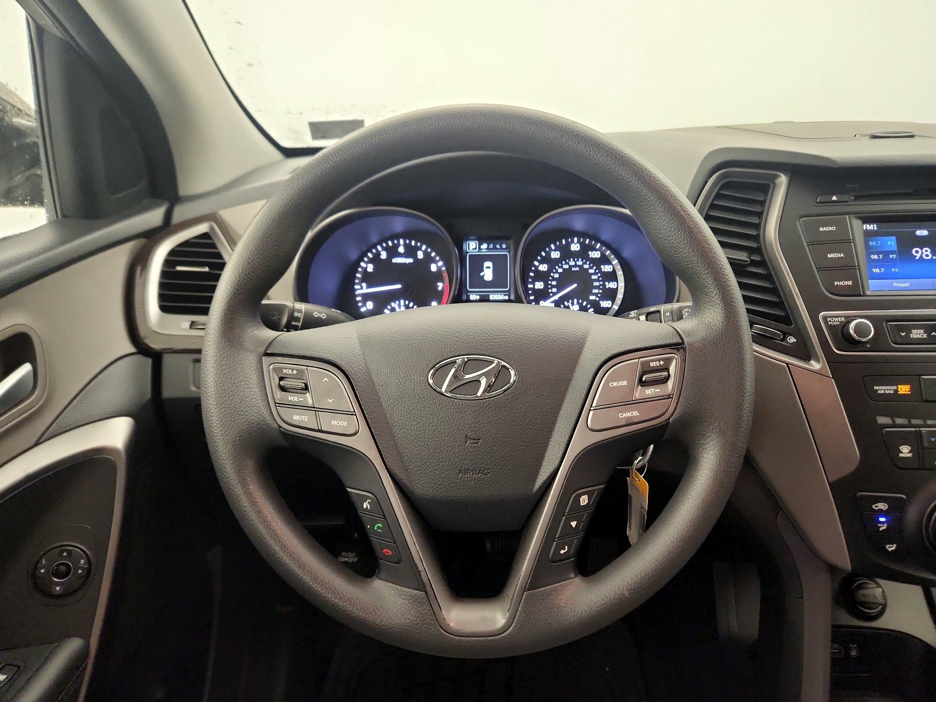 Thumbnail: 2017 Hyundai Santa Fe - 10