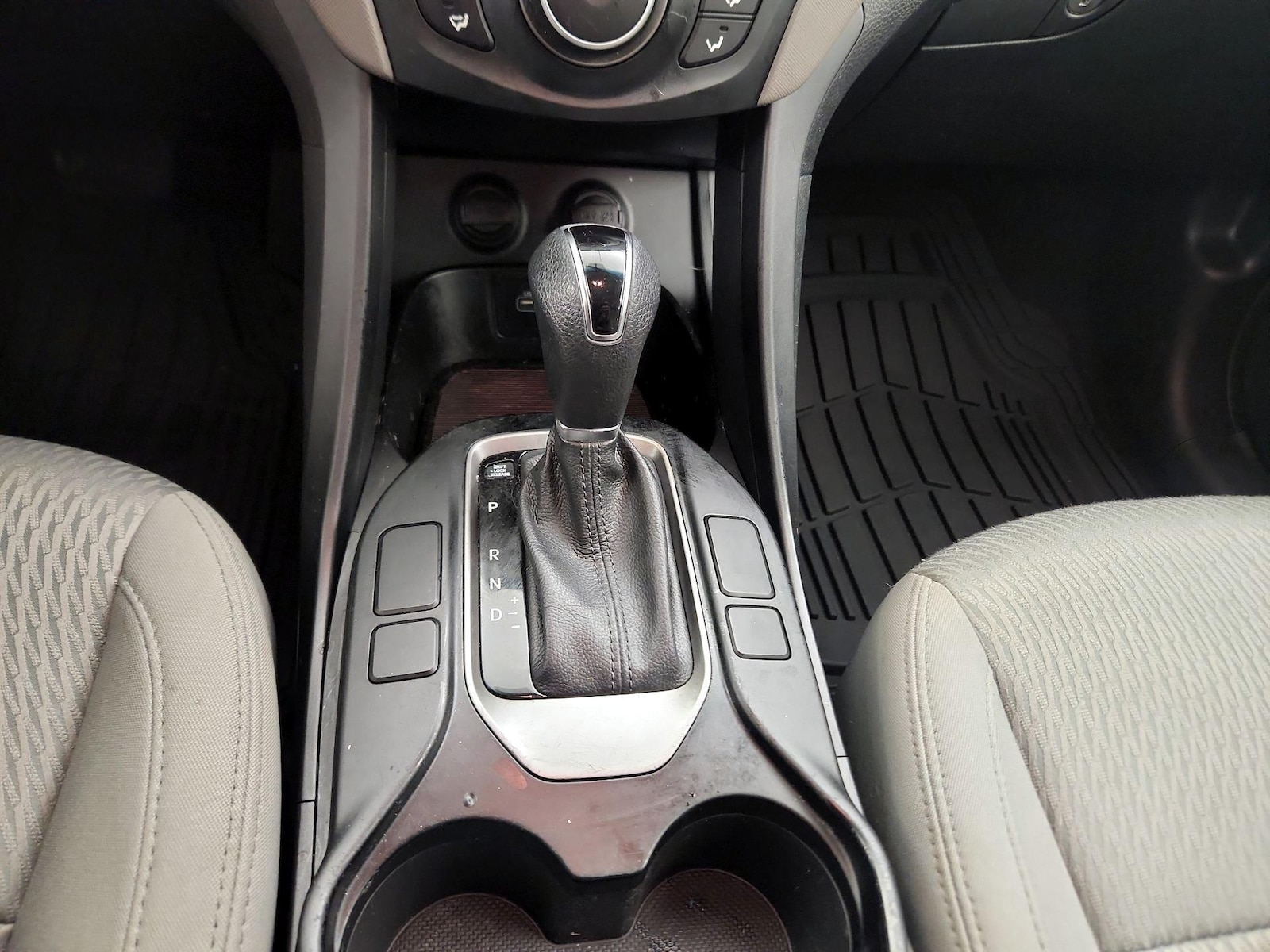 2017 Hyundai Santa Fe Sport - Photo 18