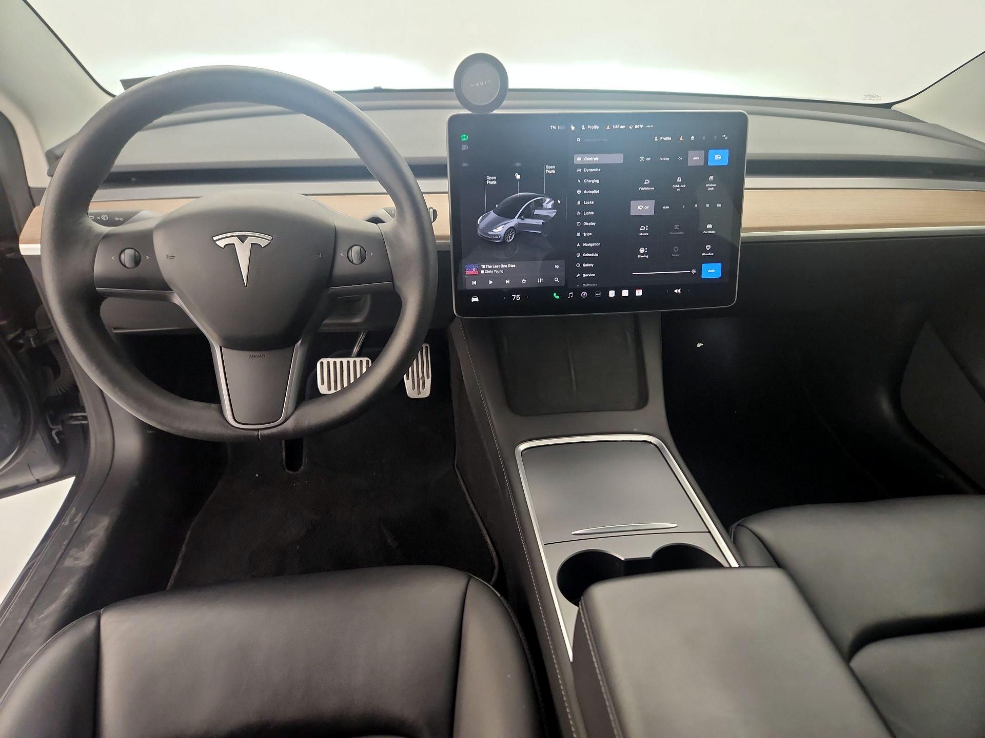 Thumbnail: 2022 Tesla Model 3 - 9