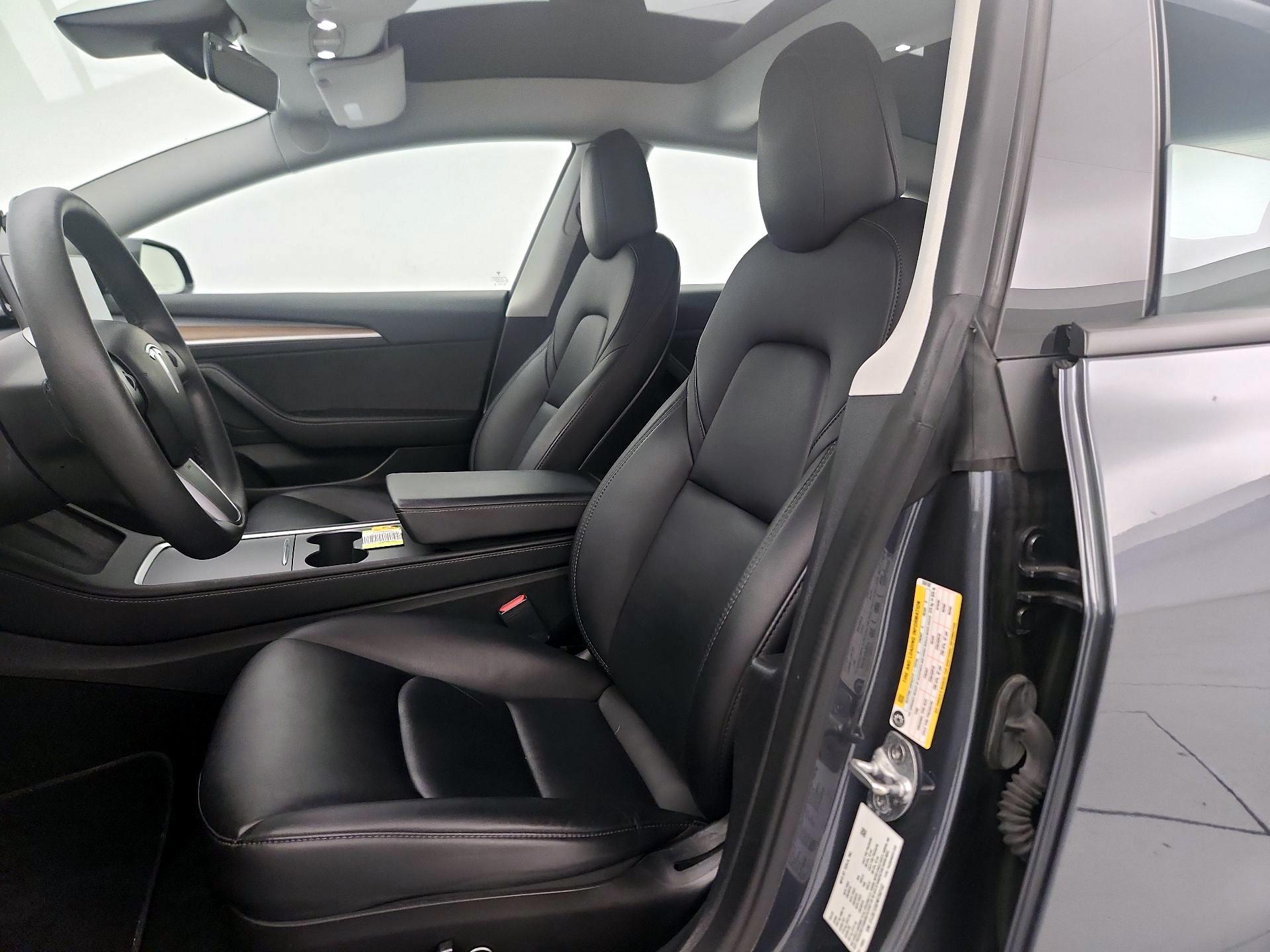 Thumbnail: 2022 Tesla Model 3 - 11