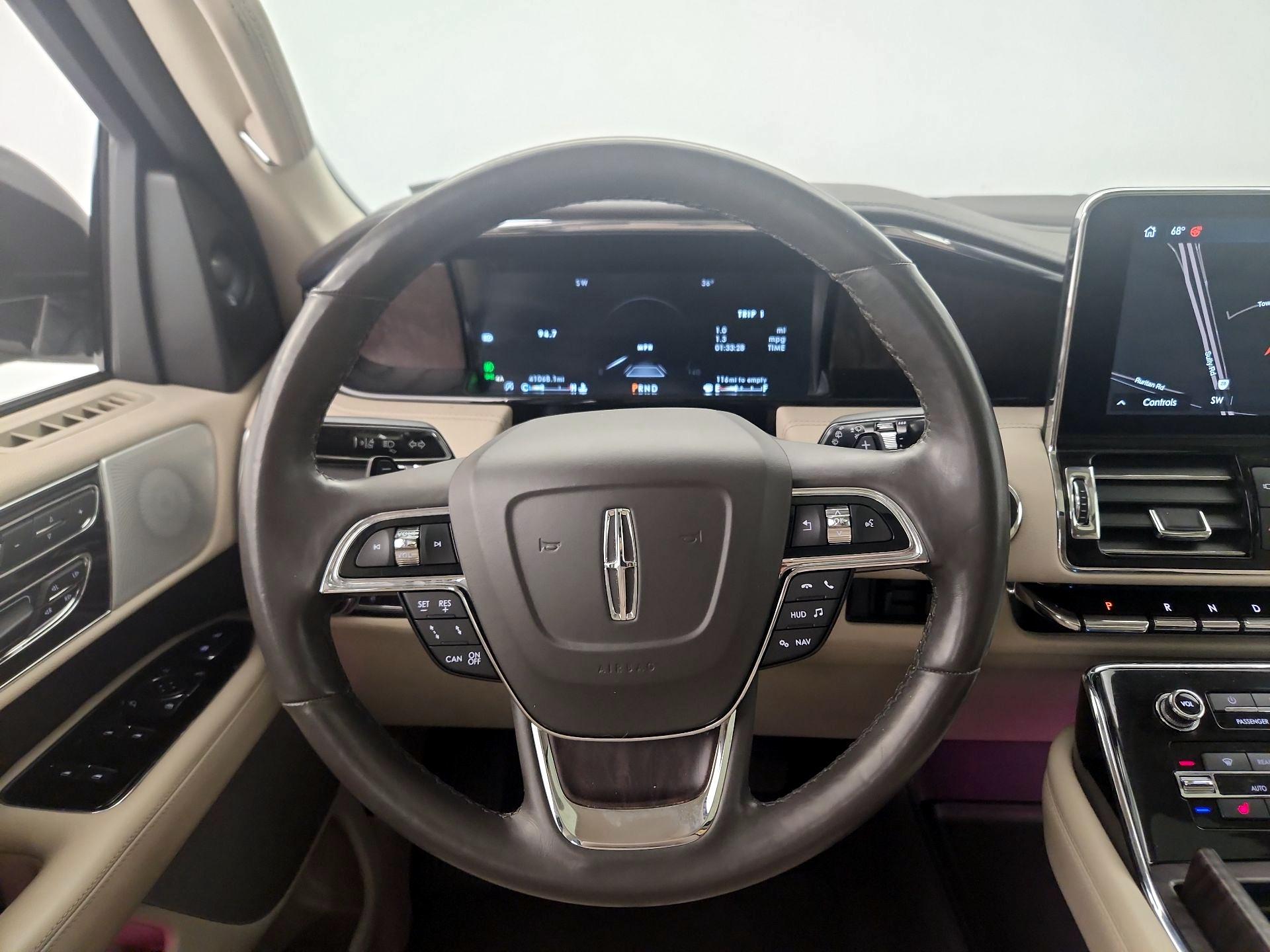 Thumbnail: 2020 Lincoln Navigator - 10