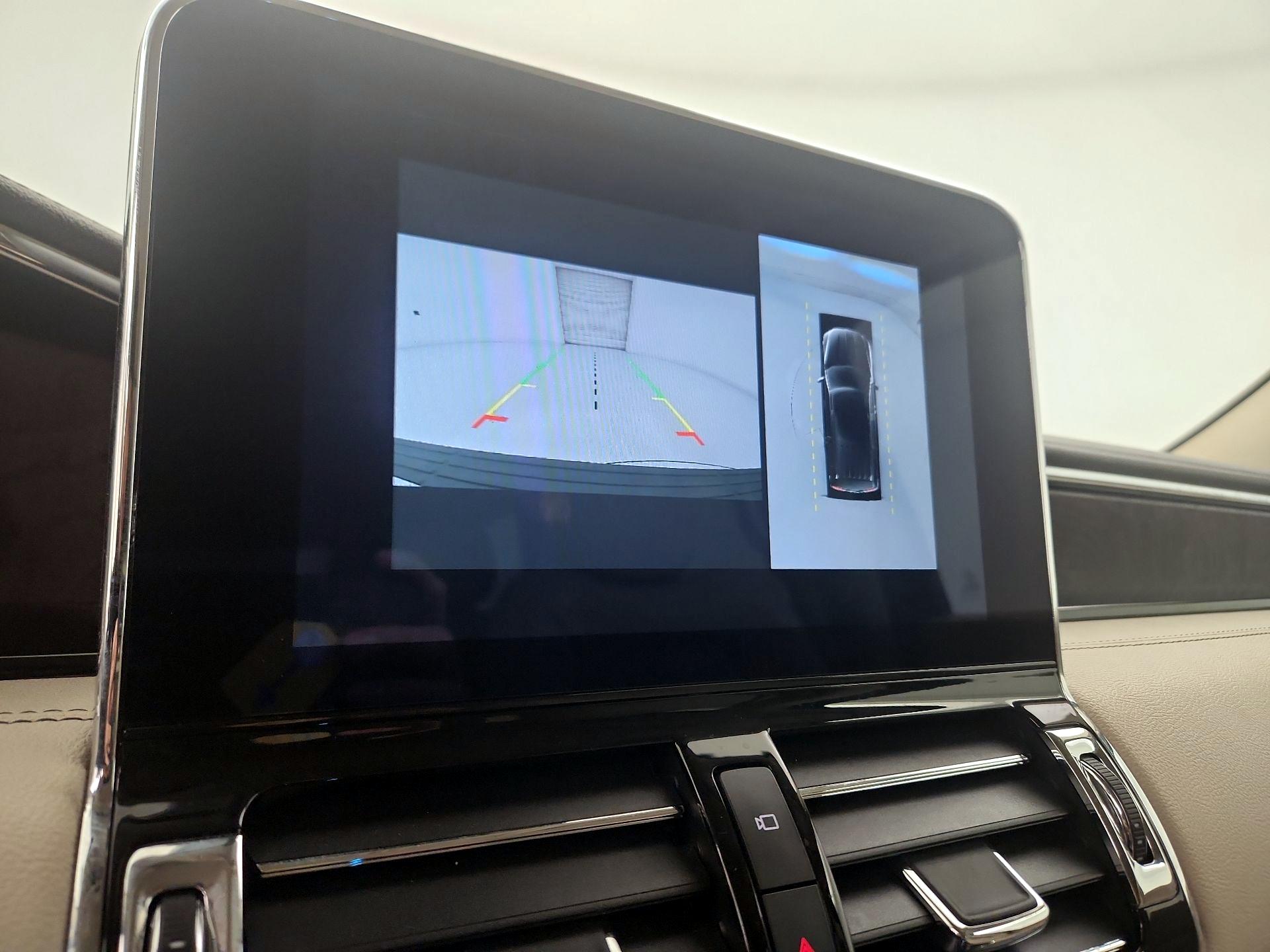 Thumbnail: 2020 Lincoln Navigator - 15