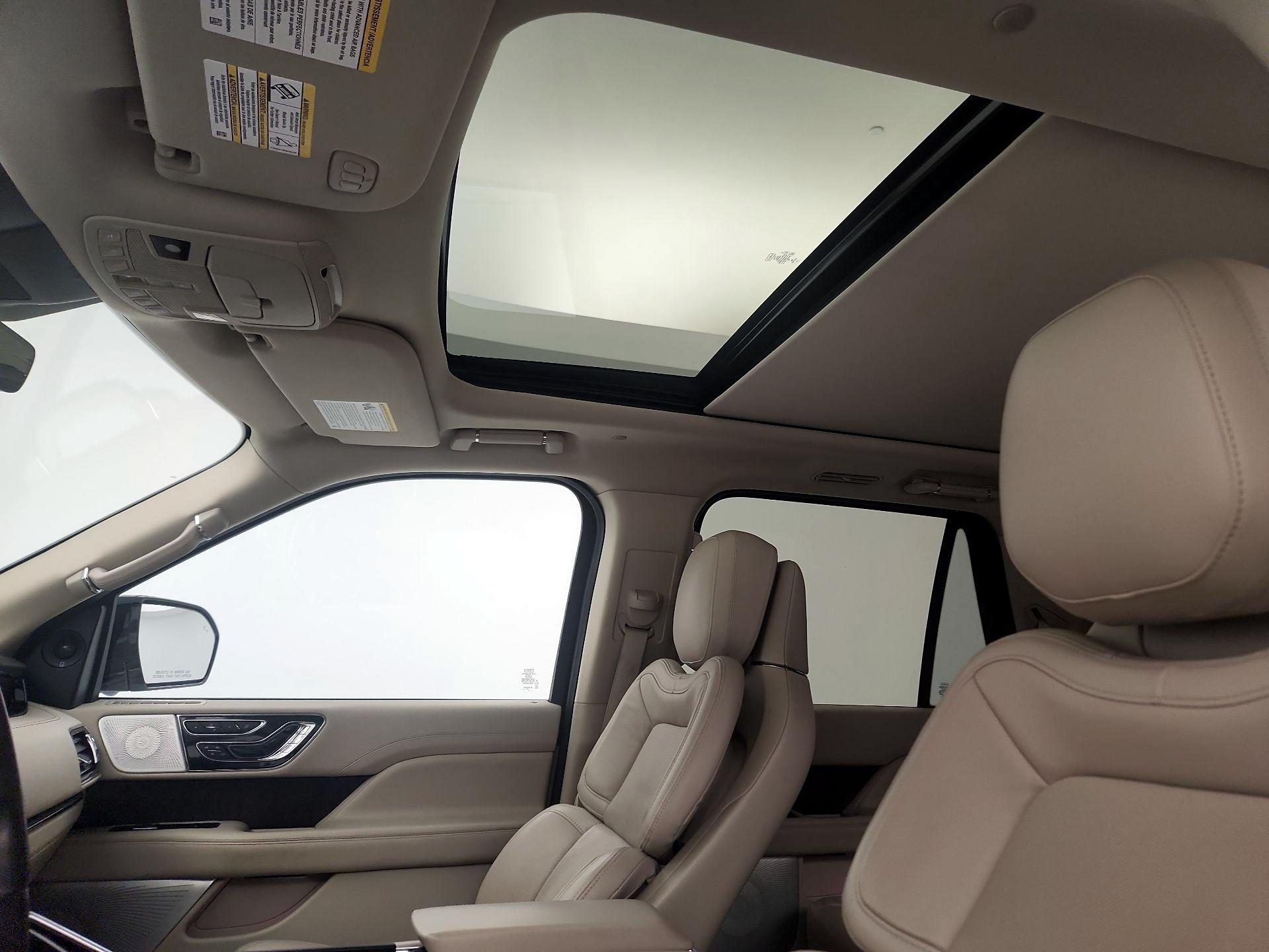 Thumbnail: 2020 Lincoln Navigator - 20