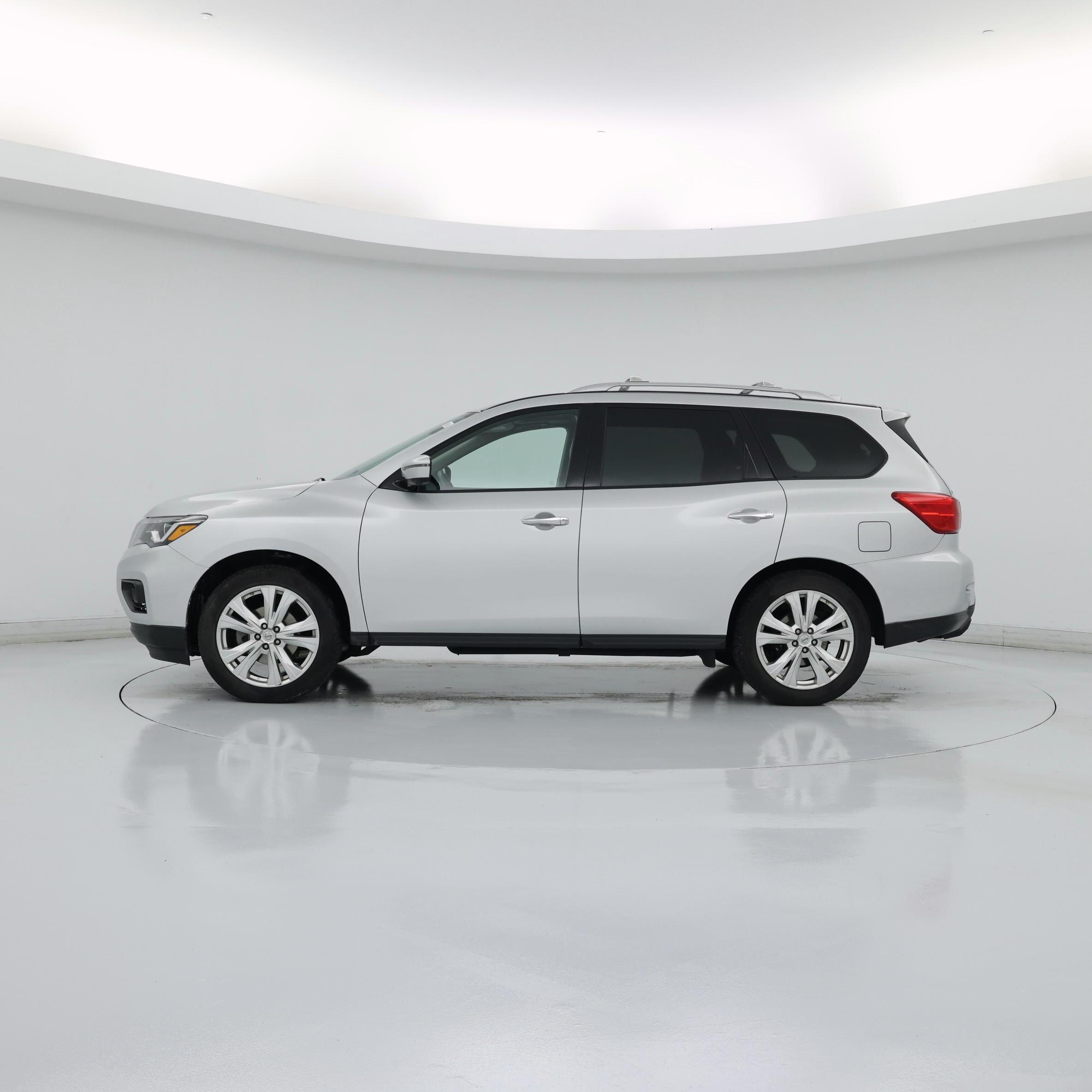 Thumbnail: 2019 Nissan Pathfinder - 3