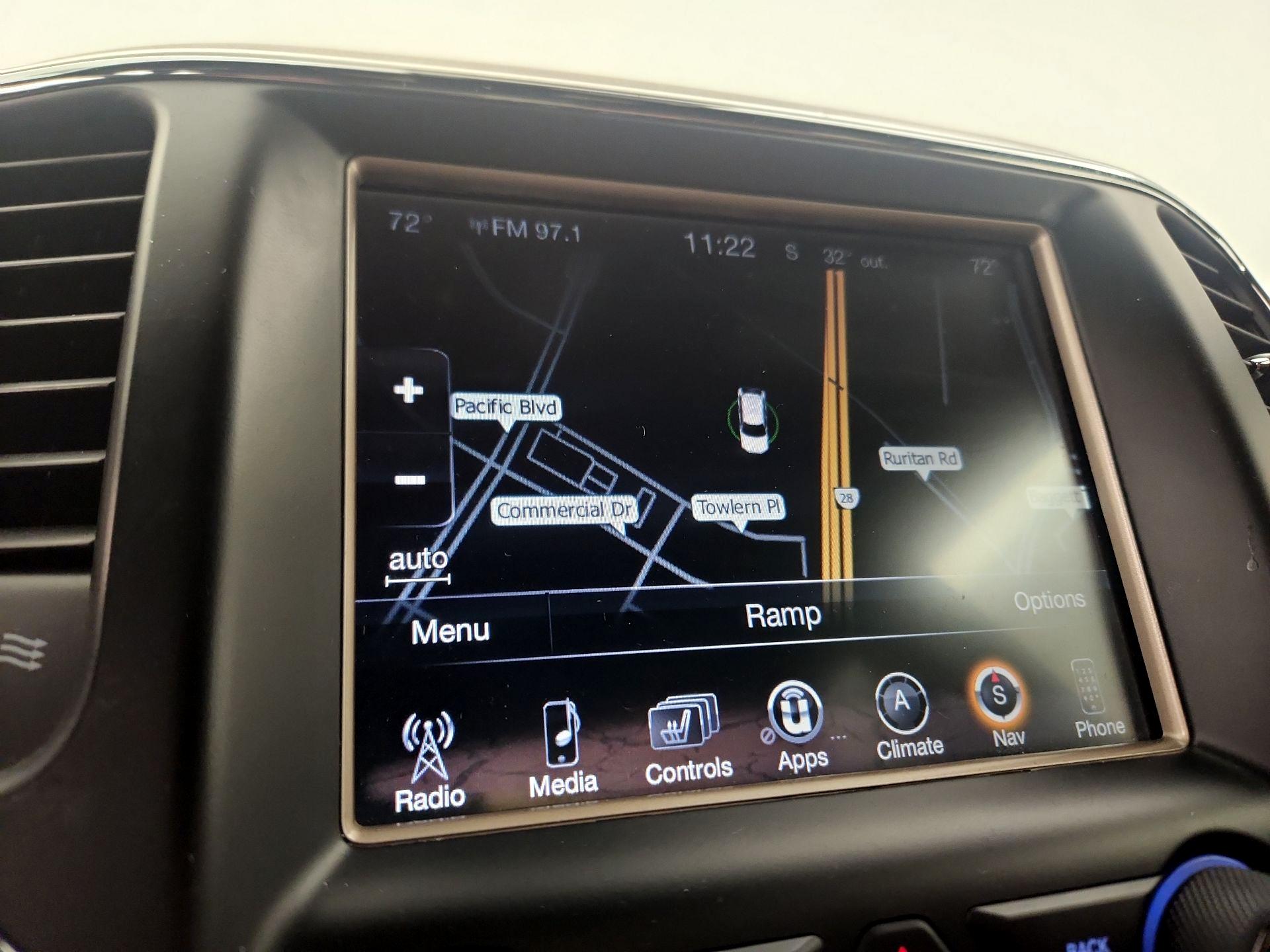 Thumbnail: 2017 Jeep Grand Cherokee - 14