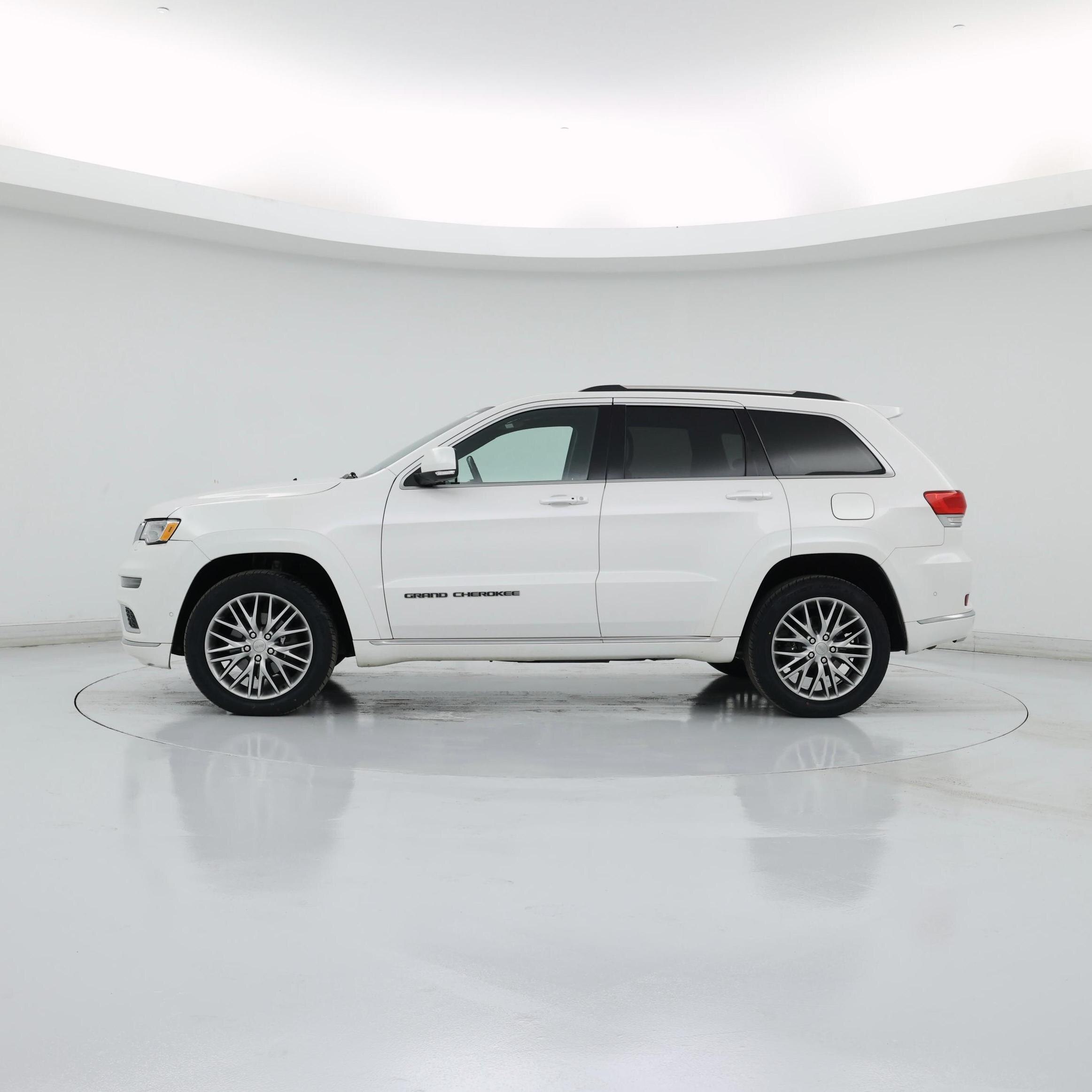 Thumbnail: 2017 Jeep Grand Cherokee - 3