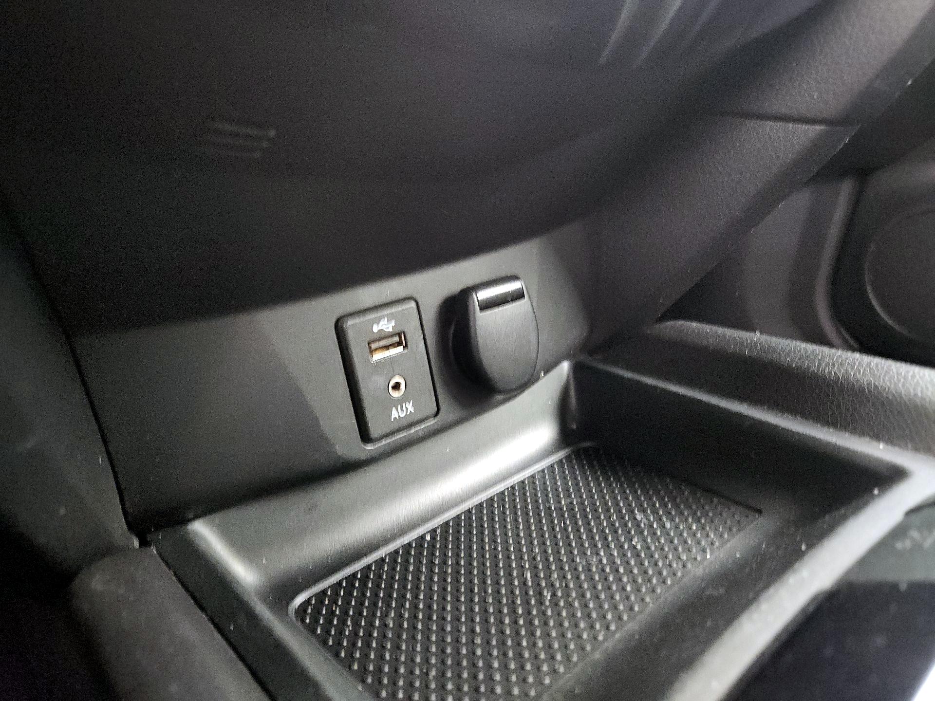 Thumbnail: 2016 Nissan Rogue - 18