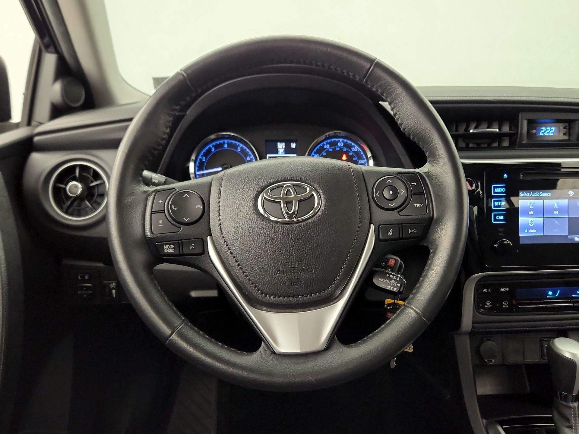 Thumbnail: 2017 Toyota Corolla - 10