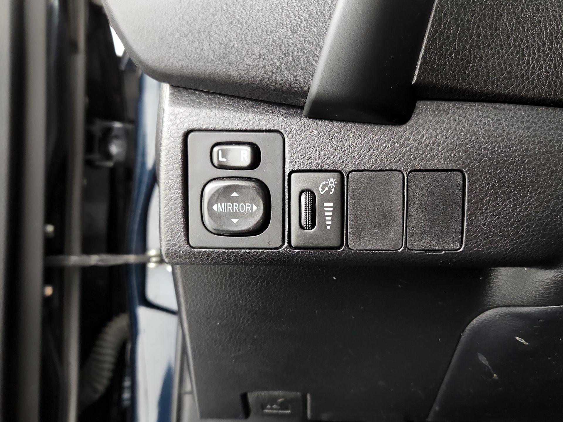 Thumbnail: 2017 Toyota Corolla - 13