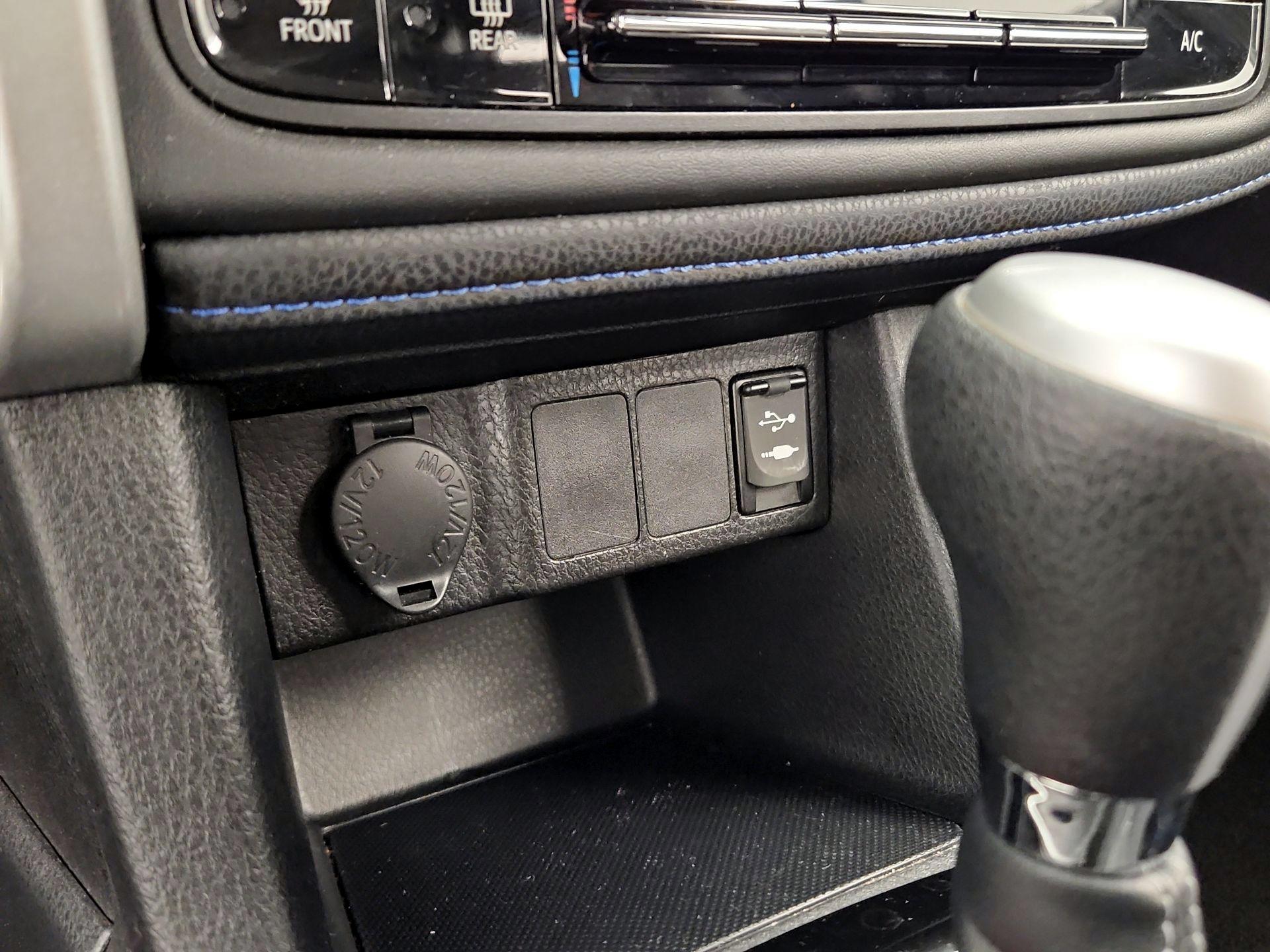 Thumbnail: 2017 Toyota Corolla - 18