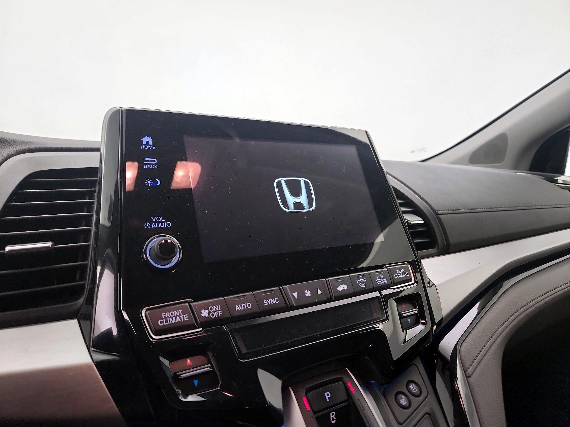 Thumbnail: 2018 Honda Odyssey - 15