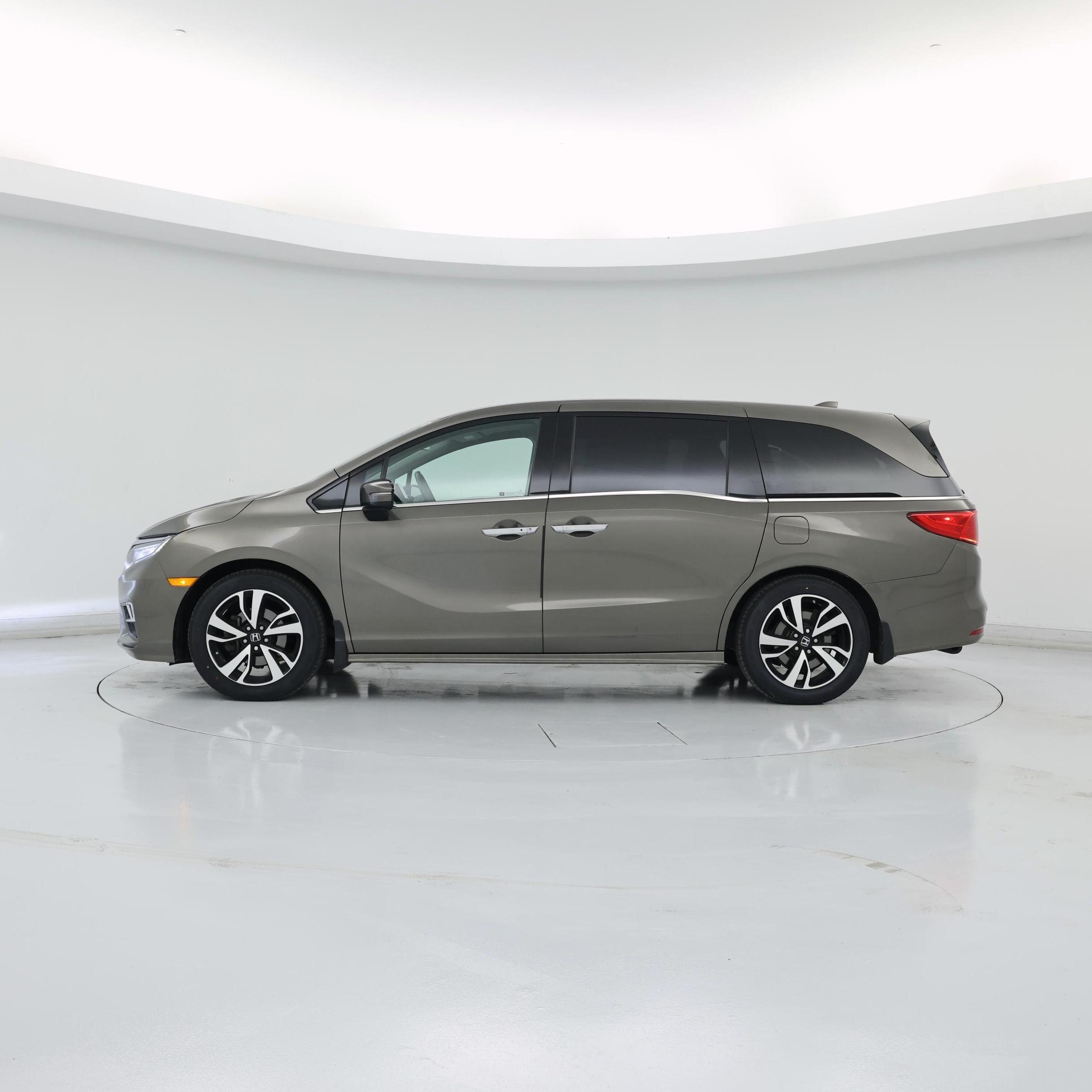 Thumbnail: 2018 Honda Odyssey - 3
