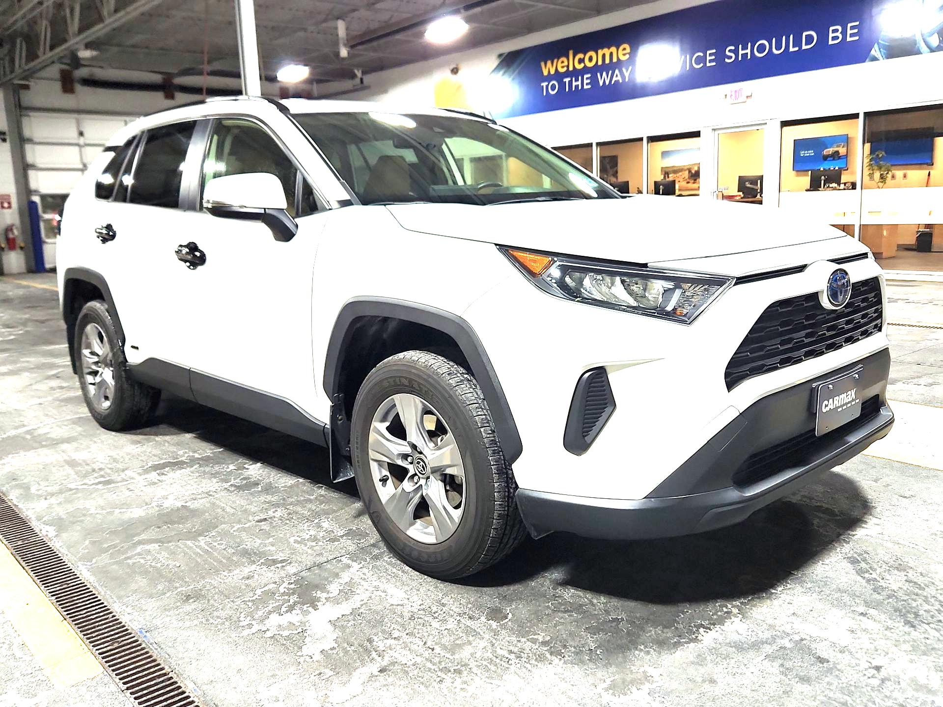 Thumbnail: 2022 Toyota RAV4 - 1