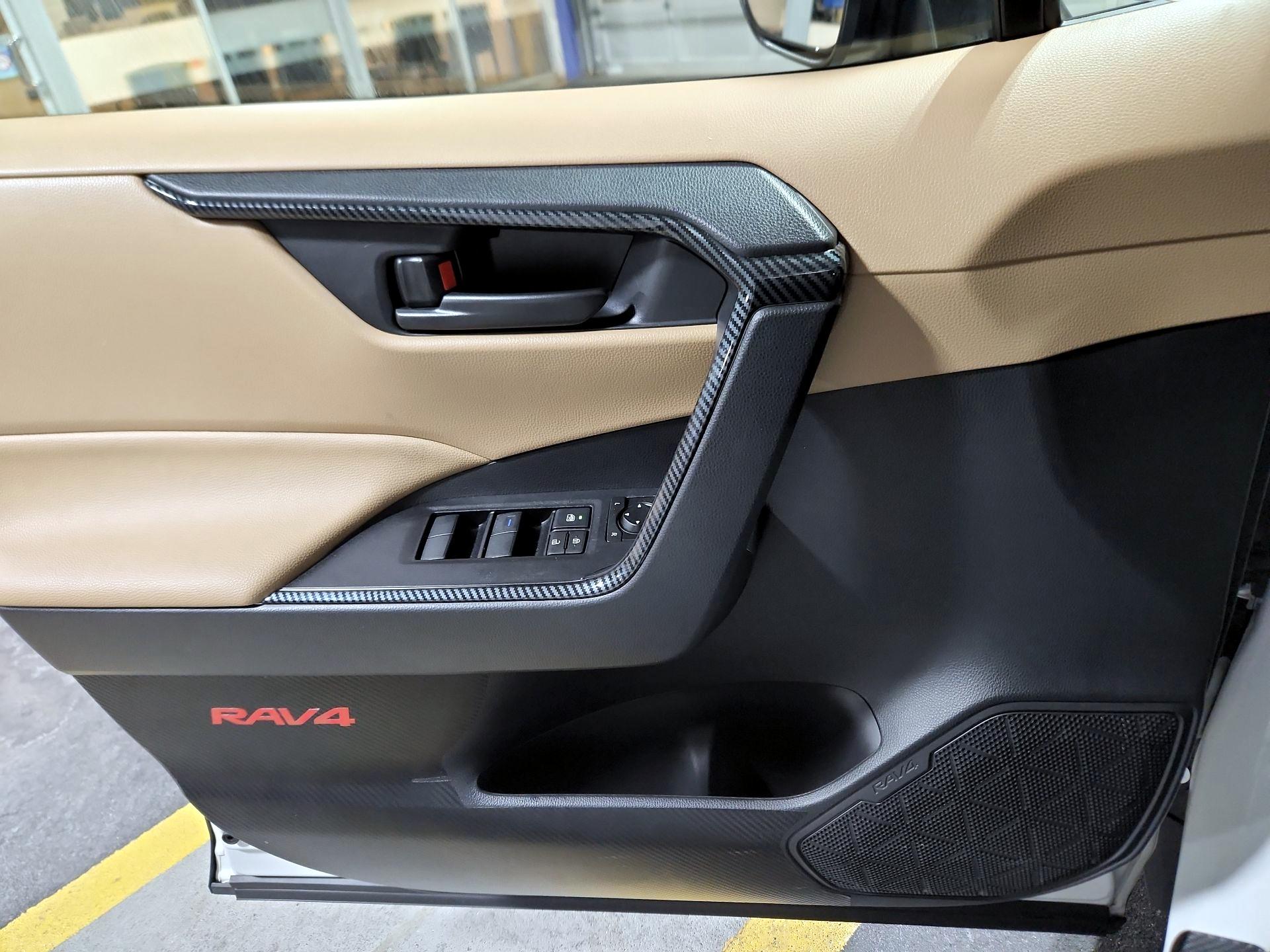 Thumbnail: 2022 Toyota RAV4 - 10