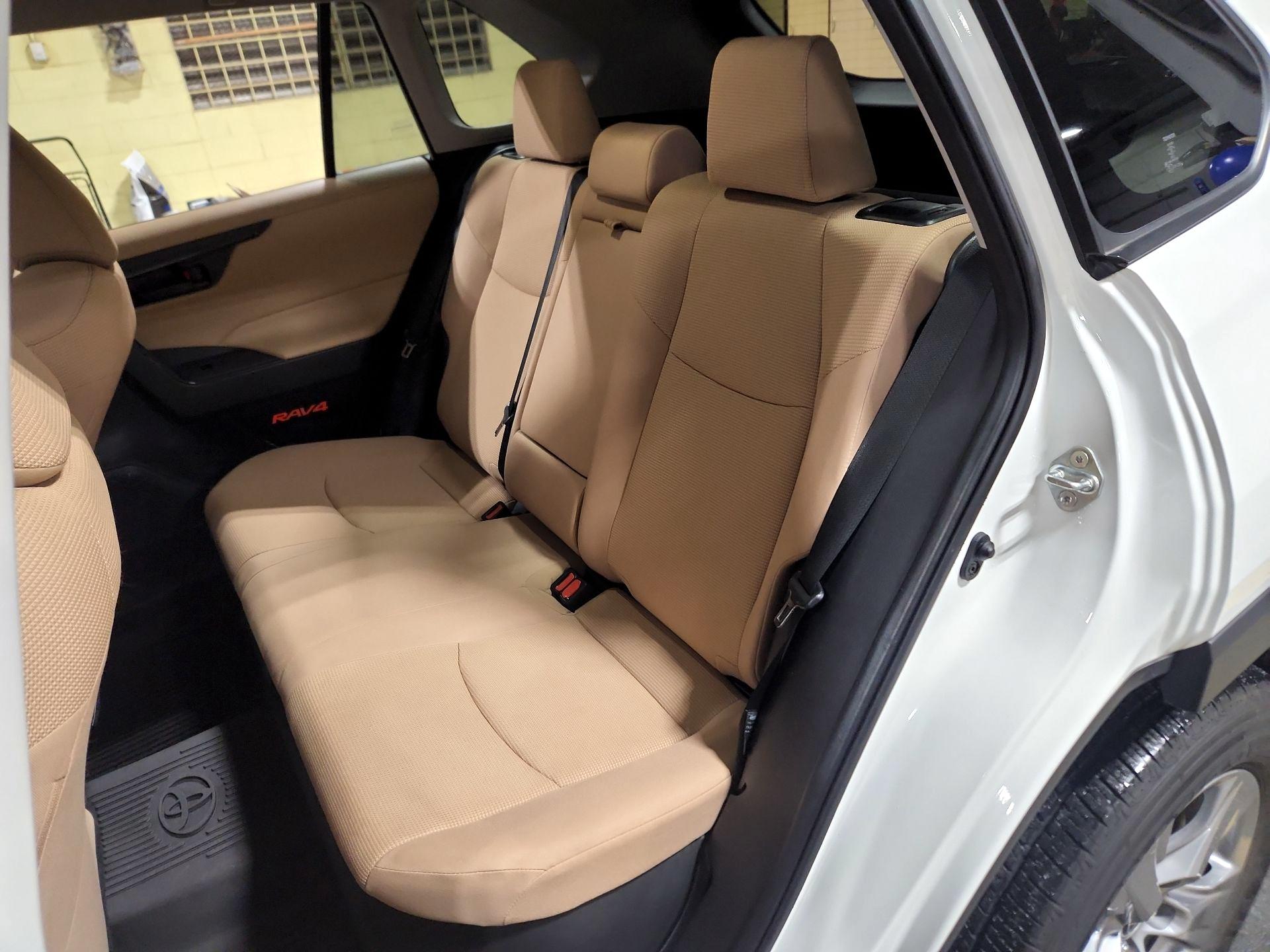 Thumbnail: 2022 Toyota RAV4 - 18