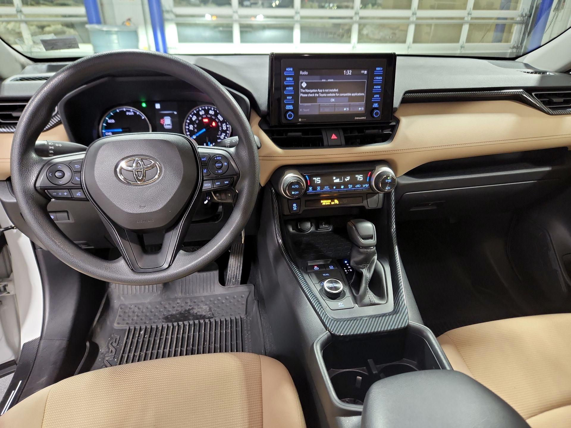 Thumbnail: 2022 Toyota RAV4 - 8