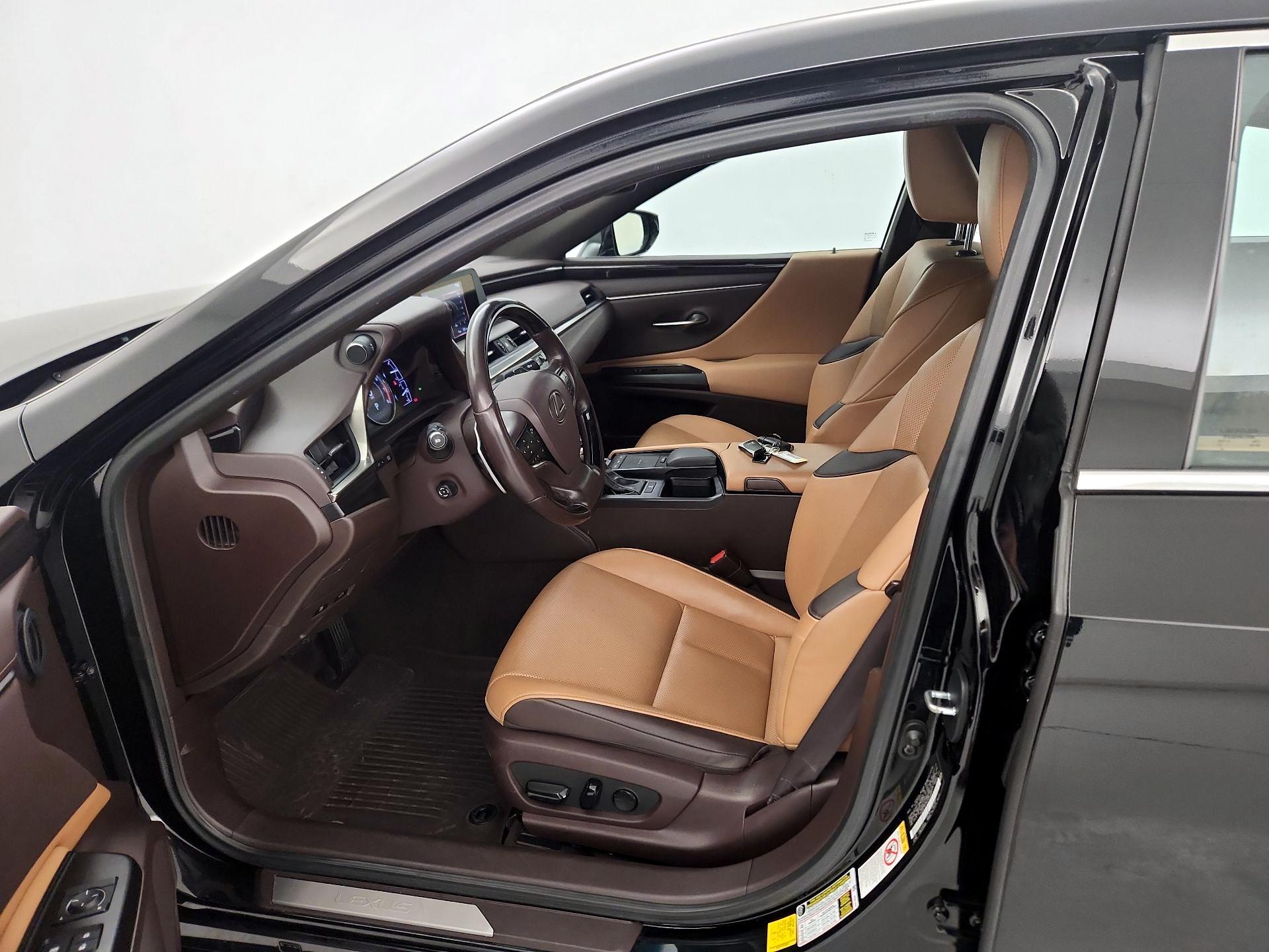 Thumbnail: 2019 Lexus ES - 11