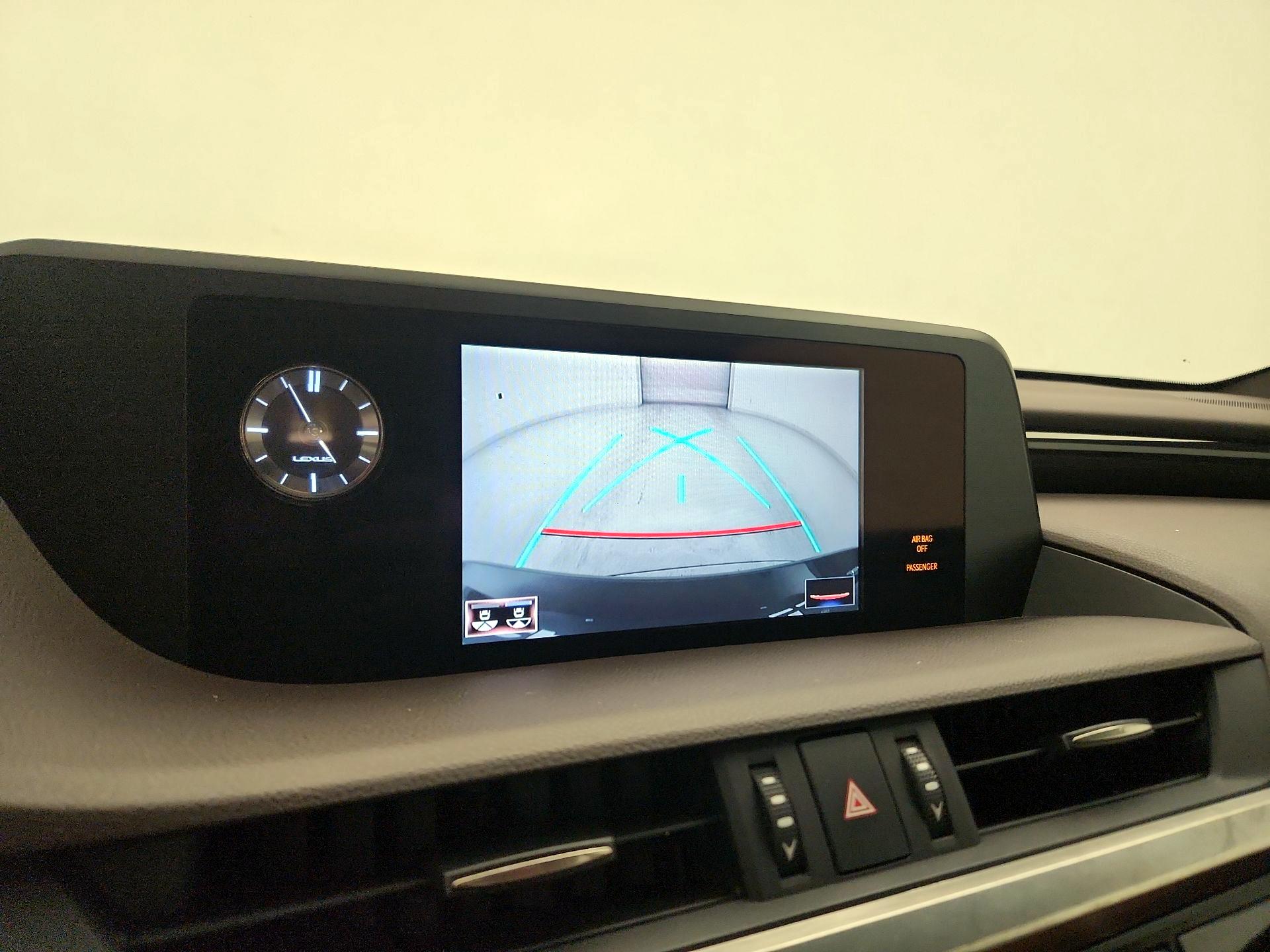 Thumbnail: 2019 Lexus ES - 14