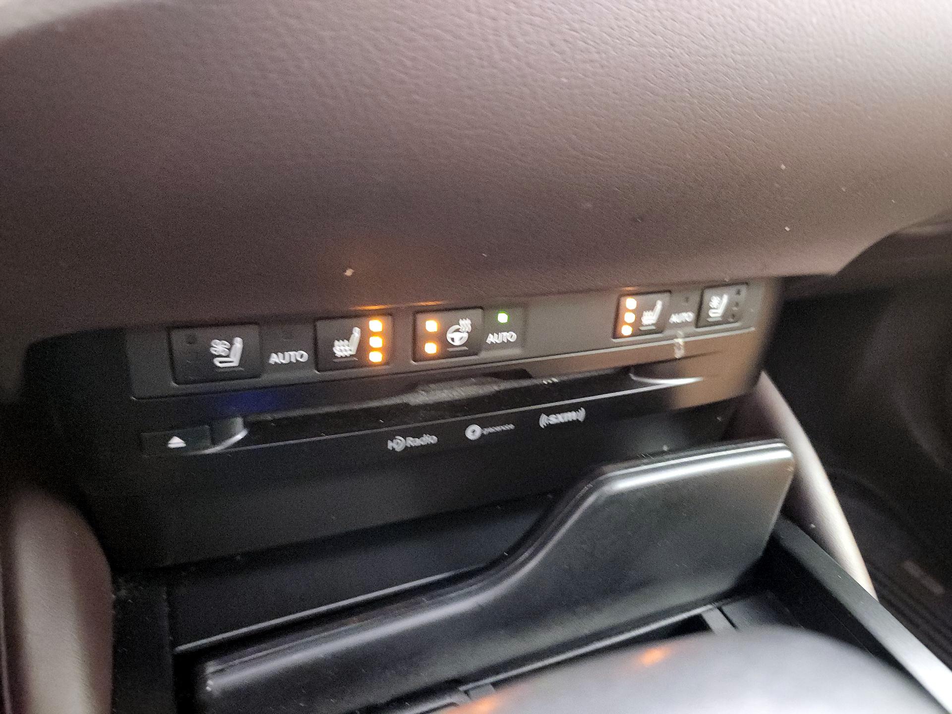 Thumbnail: 2019 Lexus ES - 16