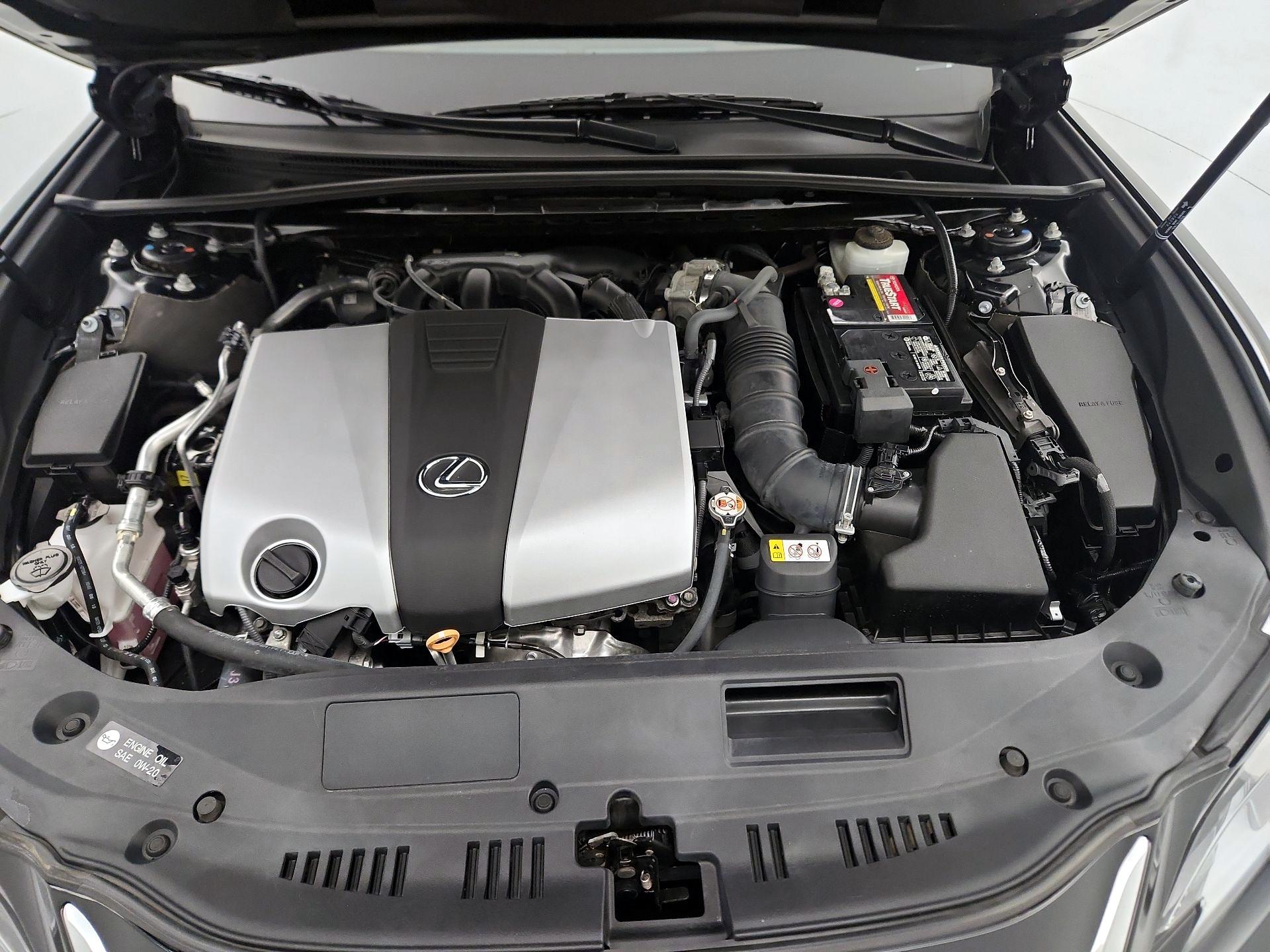 Thumbnail: 2019 Lexus ES - 20