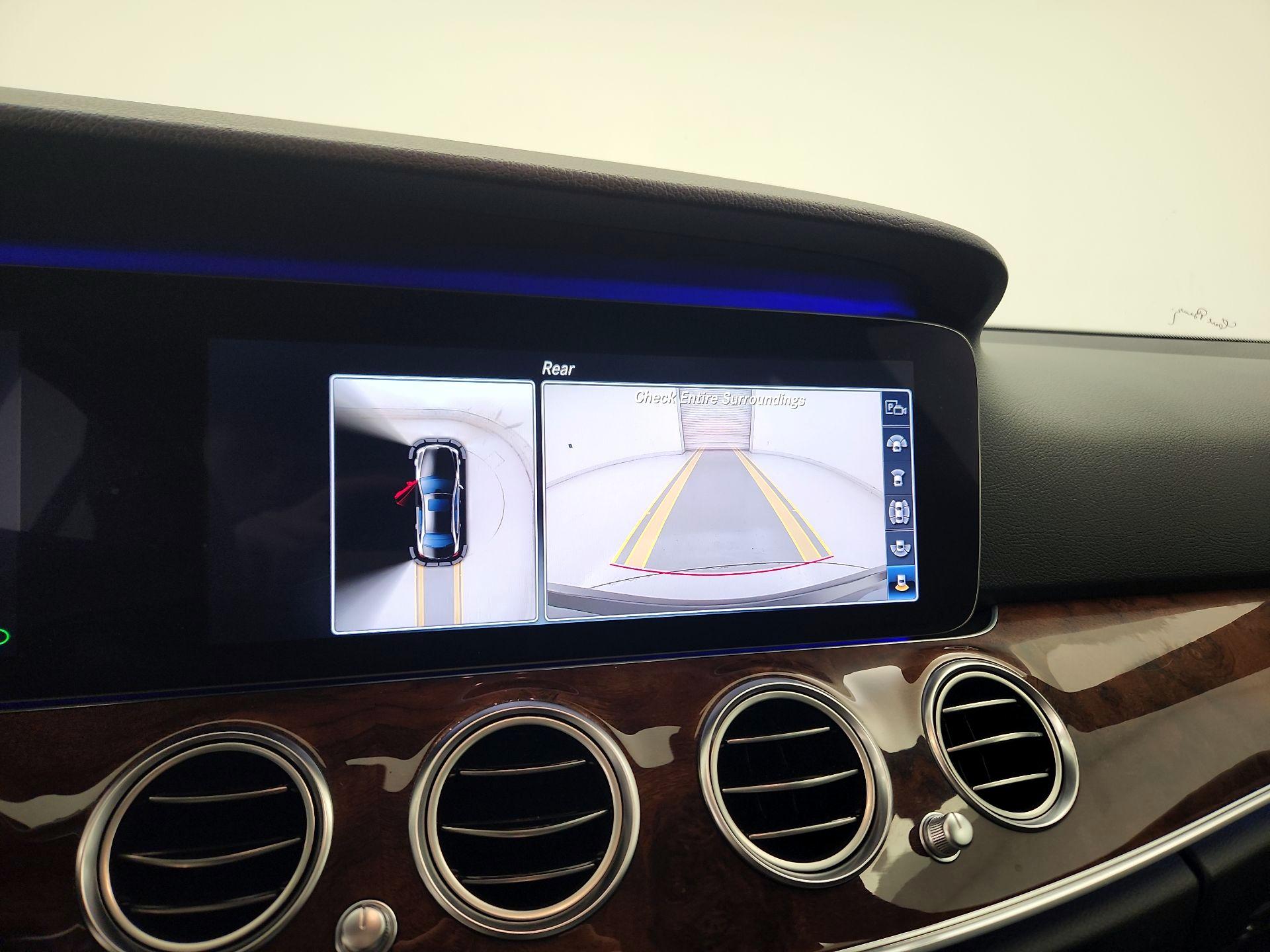 Thumbnail: 2018 Mercedes-Benz E-Class - 15