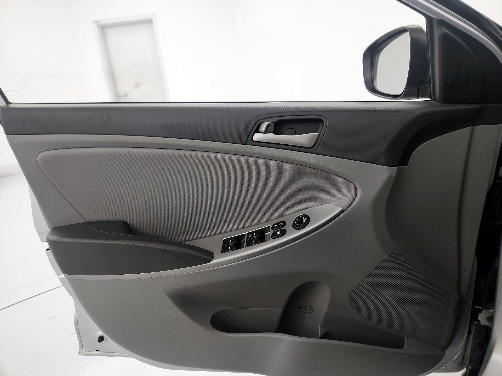 Thumbnail: 2016 Hyundai Accent - 12