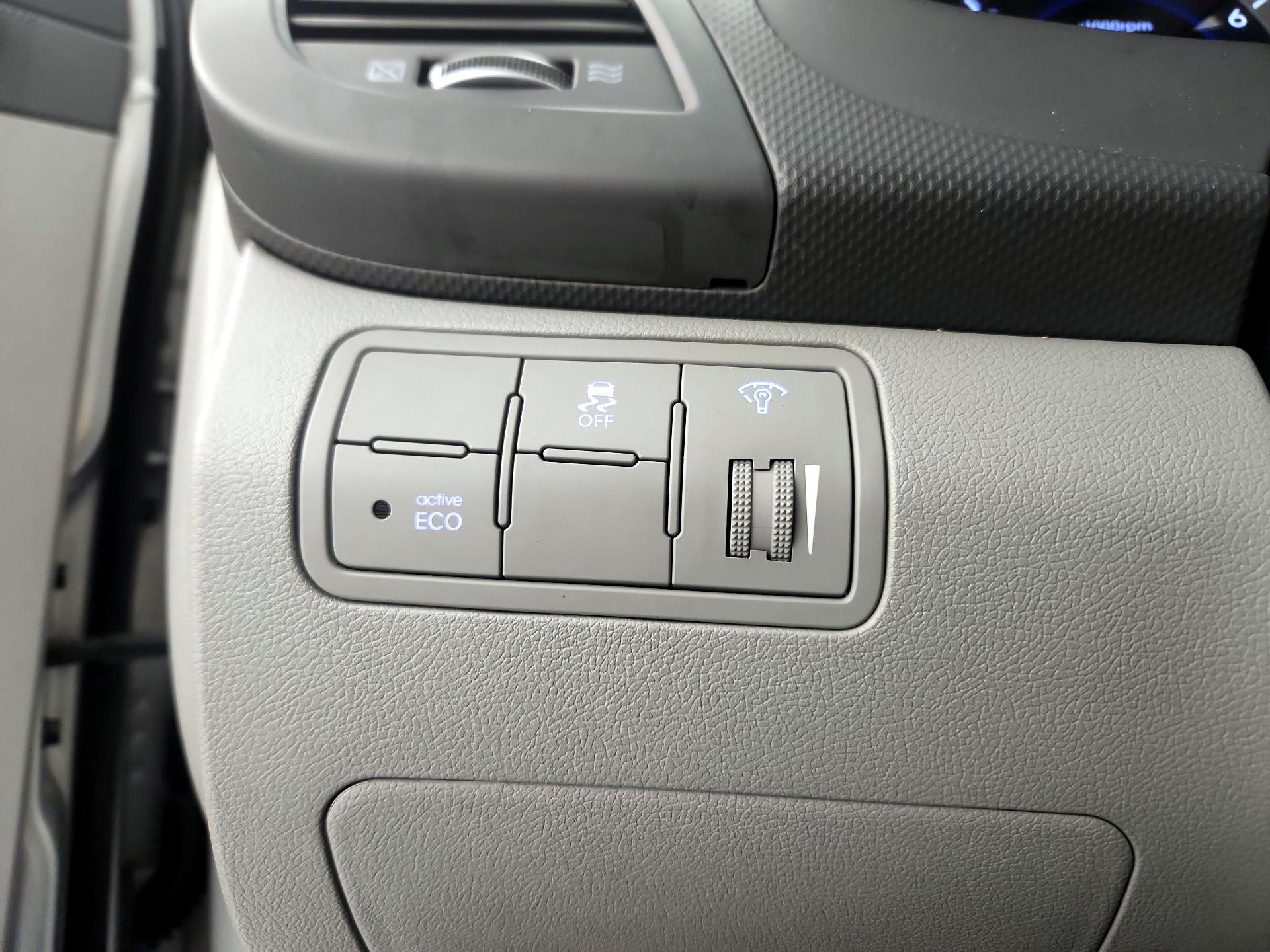 Thumbnail: 2016 Hyundai Accent - 13