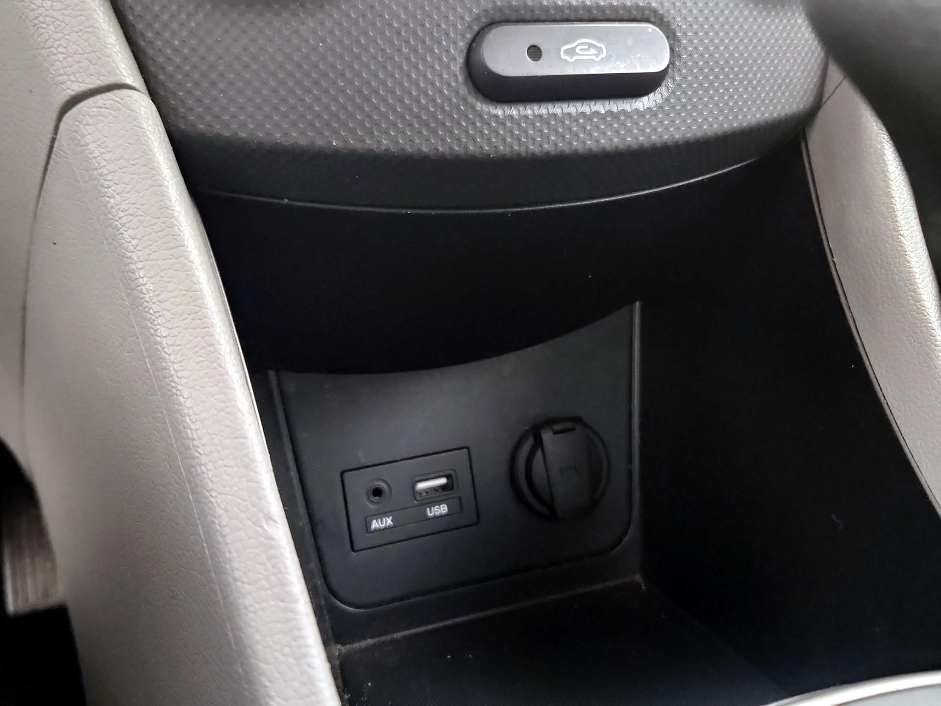 Thumbnail: 2016 Hyundai Accent - 17