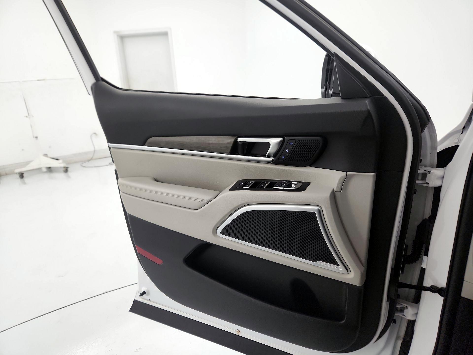 Thumbnail: 2022 Kia Telluride - 12