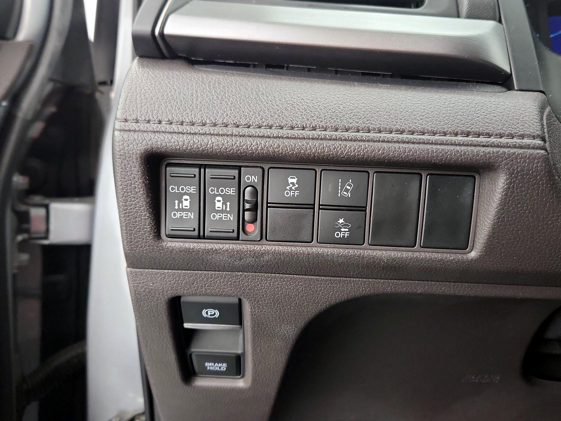 Thumbnail: 2019 Honda Odyssey - 13