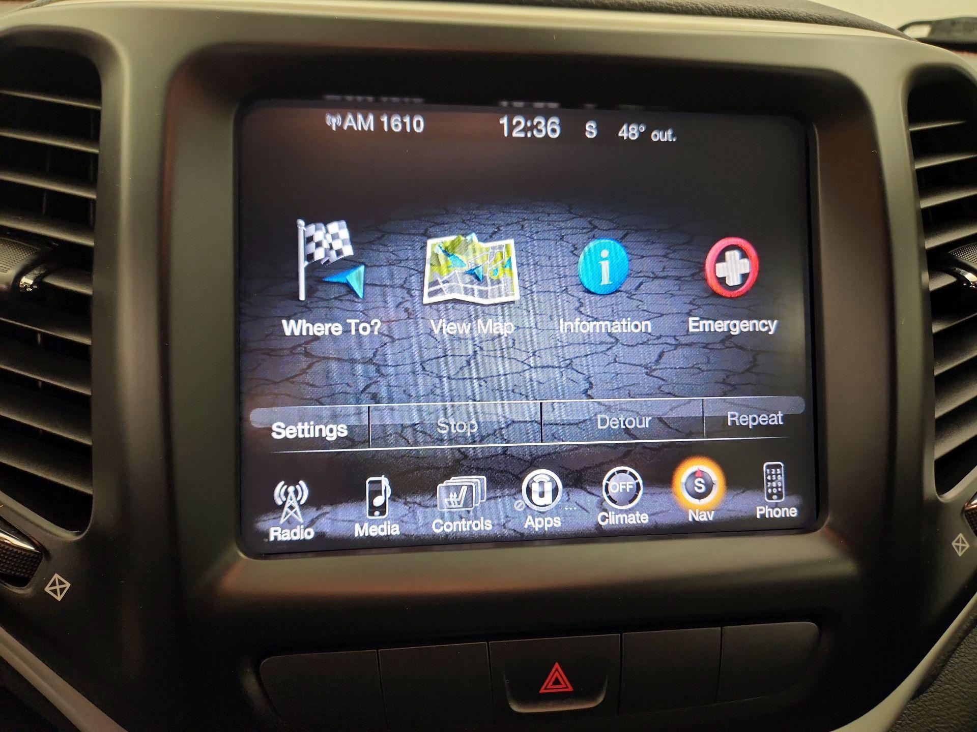 Thumbnail: 2015 Jeep Cherokee - 14