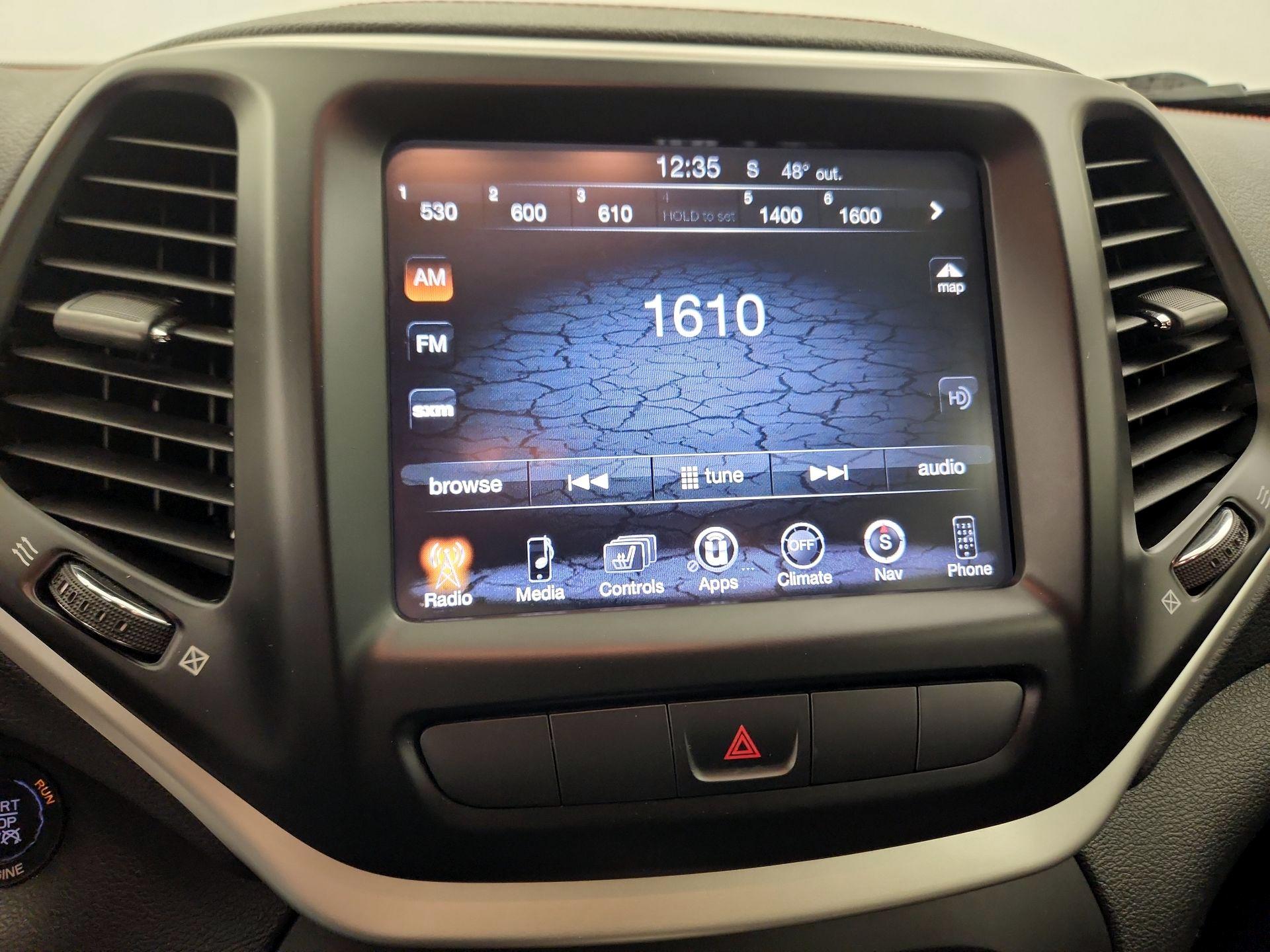 Thumbnail: 2015 Jeep Cherokee - 16